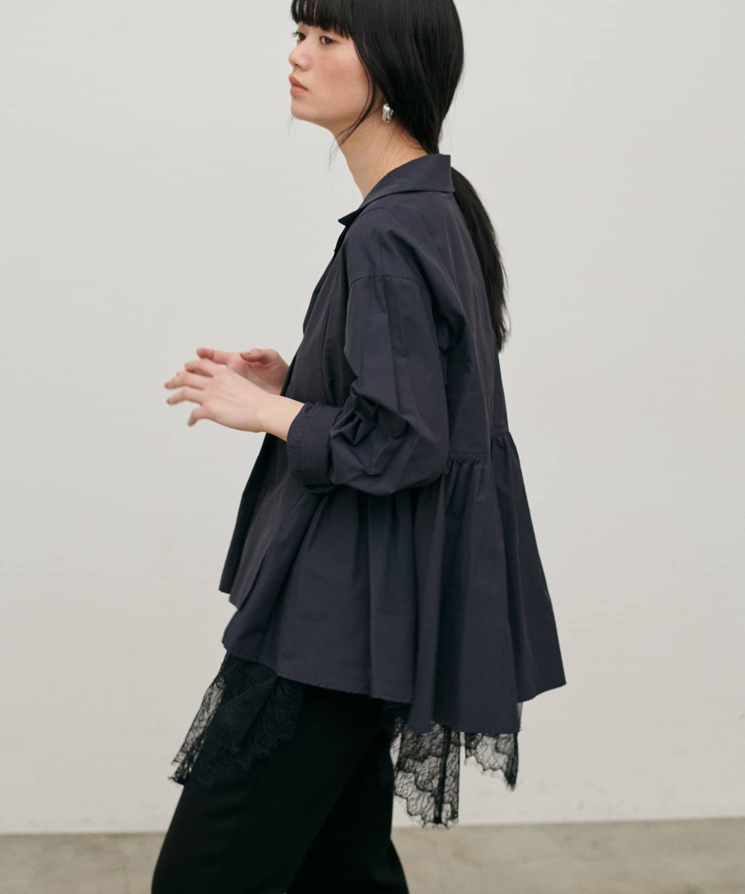 LARUTA(ラルータ) 裾フレアブロードブラウス