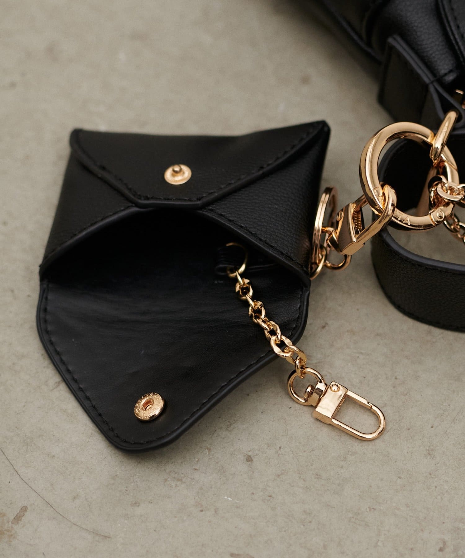 LARUTA(ラルータ) スクエアショルダーバッグ