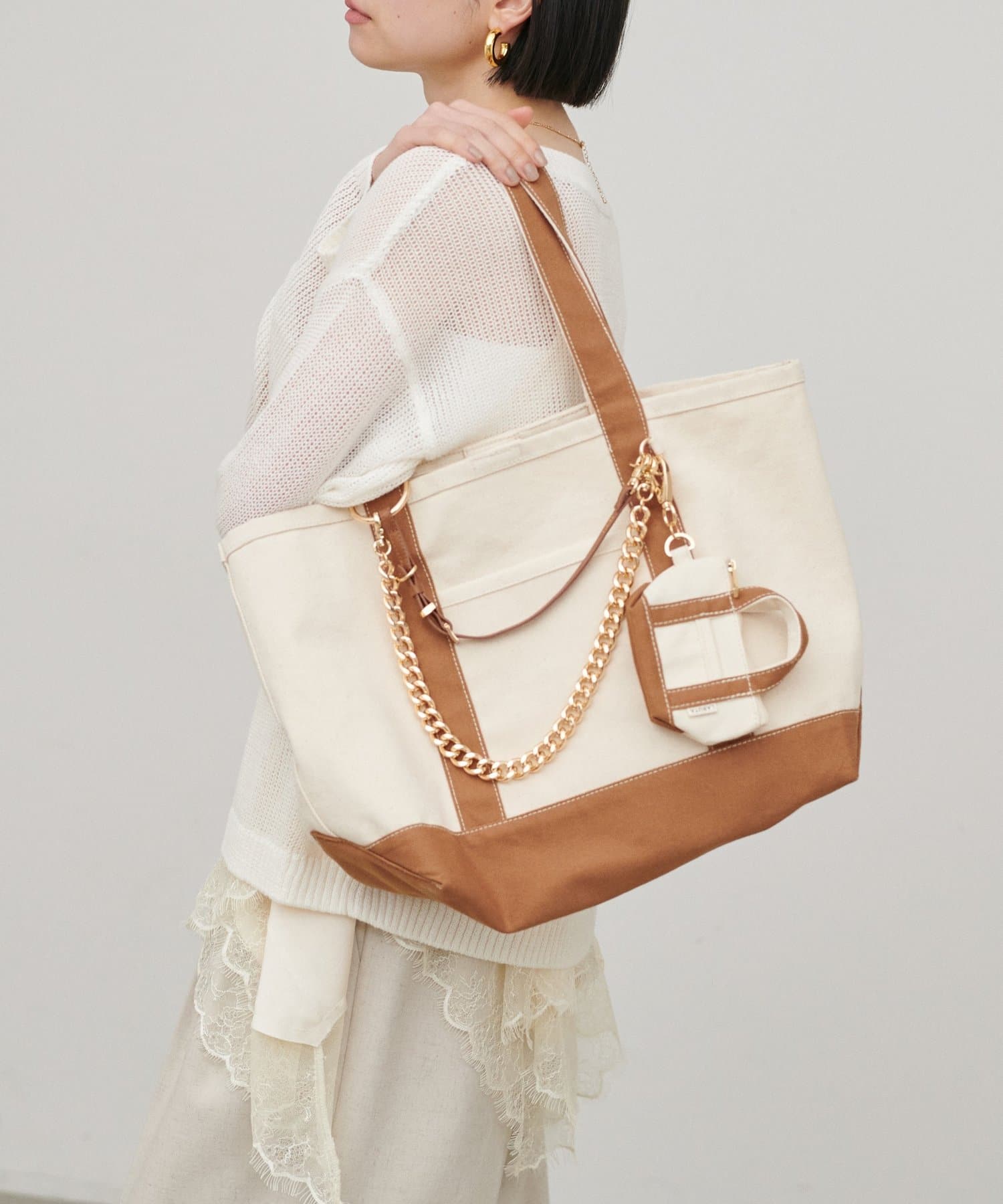 LARUTA(ラルータ) バッグチャーム付きトートバッグ