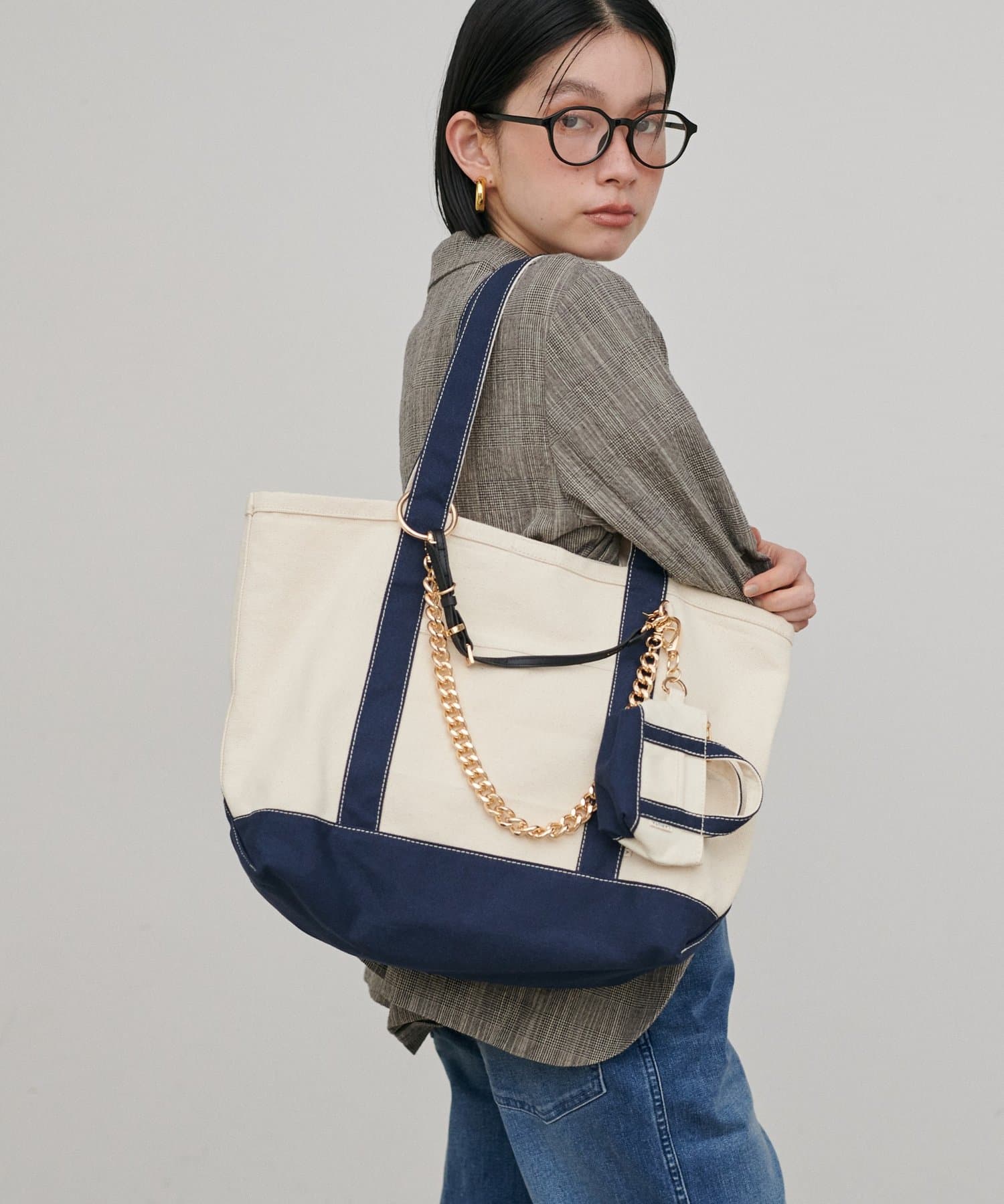 LARUTA(ラルータ) バッグチャーム付きトートバッグ