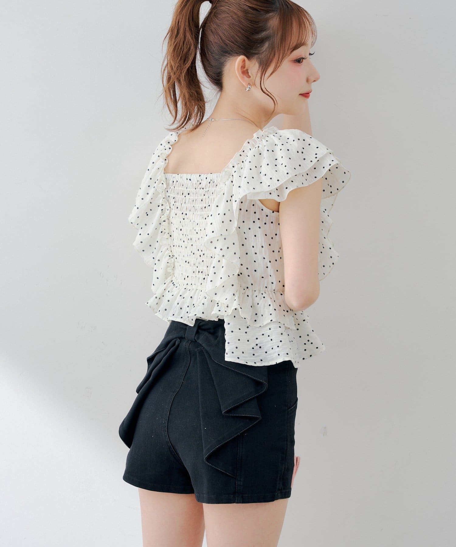NICE CLAUP / OLIVE des OLIVE OUTLET(ナイスクラップ  / オリーブ デ オリーブ アウトレット) 【continuer 】うしろリボンデニムショートパンツ