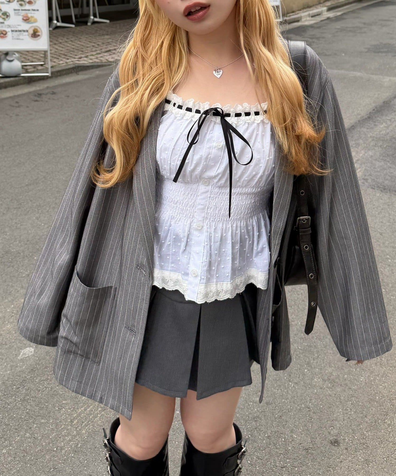 NICE CLAUP / OLIVE des OLIVE OUTLET(ナイスクラップ  / オリーブ デ オリーブ アウトレット) 【continuer】【1枚で着映え♡】肩リボンキャミブラウス