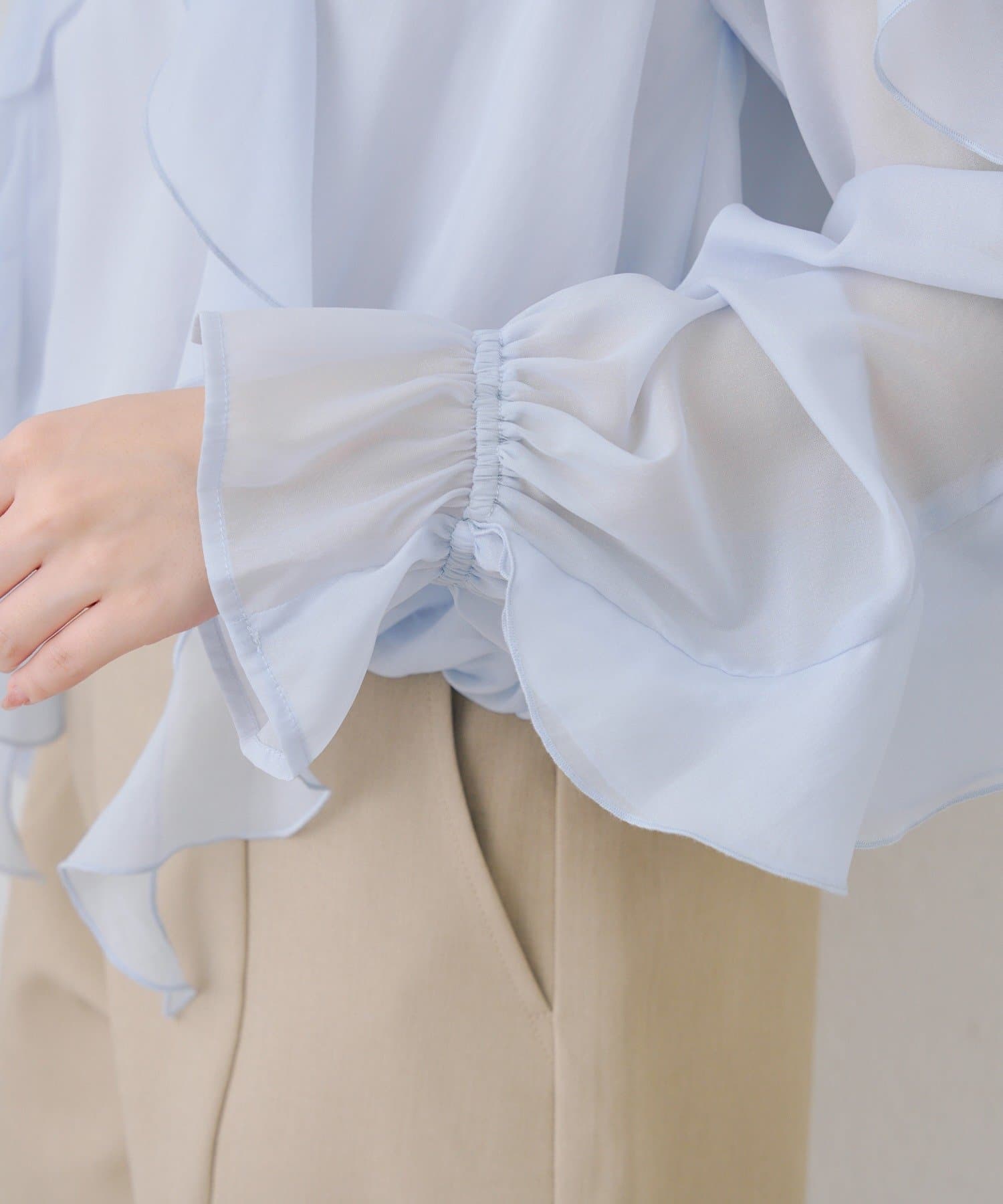 NICE CLAUP / OLIVE des OLIVE OUTLET(ナイスクラップ  / オリーブ デ オリーブ アウトレット) 【continuer】ラッフルフリフリブラウス