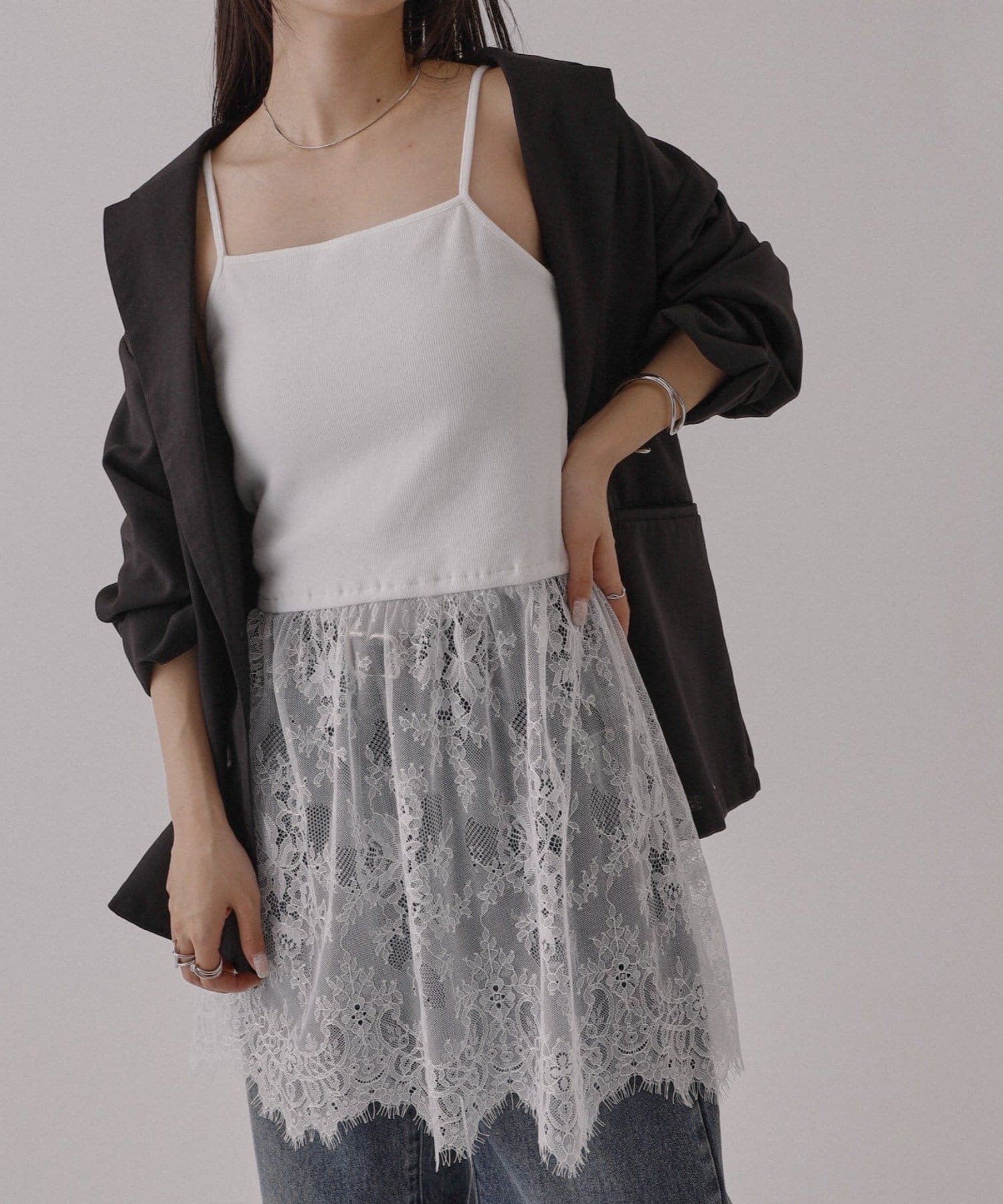 COLONY 2139(コロニー トゥーワンスリーナイン) アイラッシュレースドッキングキャミ