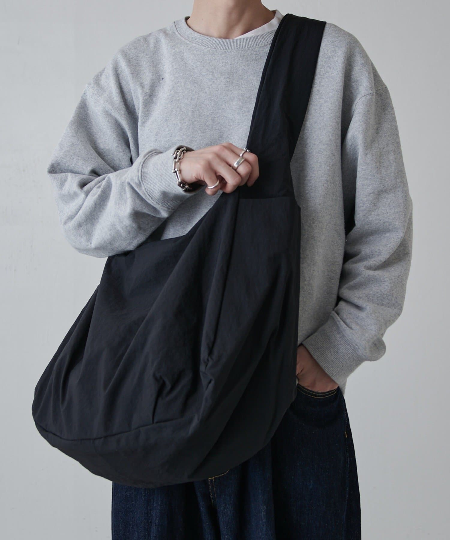 Lui's(ルイス) SLOW span nylon-shoulder bag-L