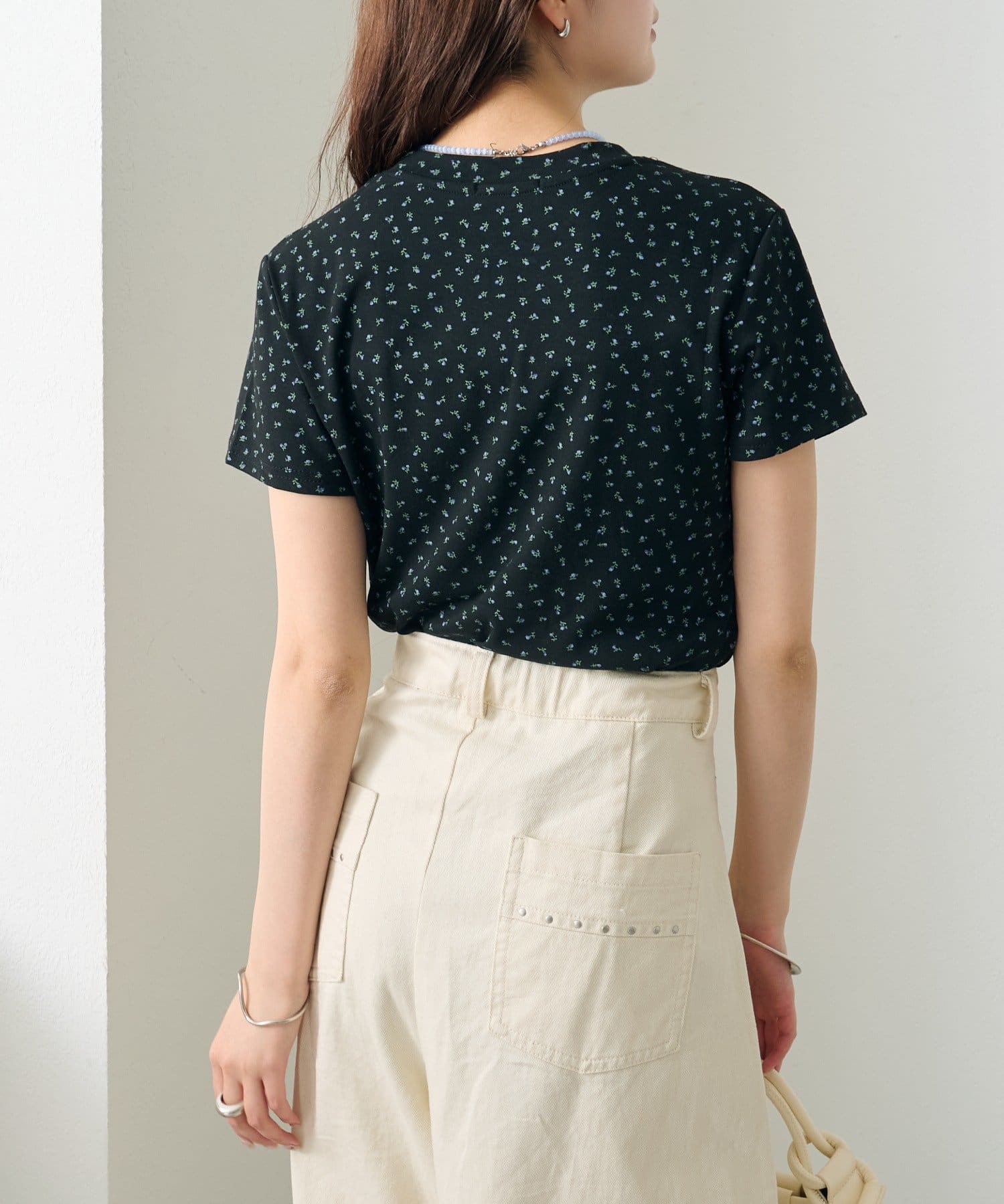 mystic(ミスティック) 《WEB限定》クルーチビフラワーTシャツ