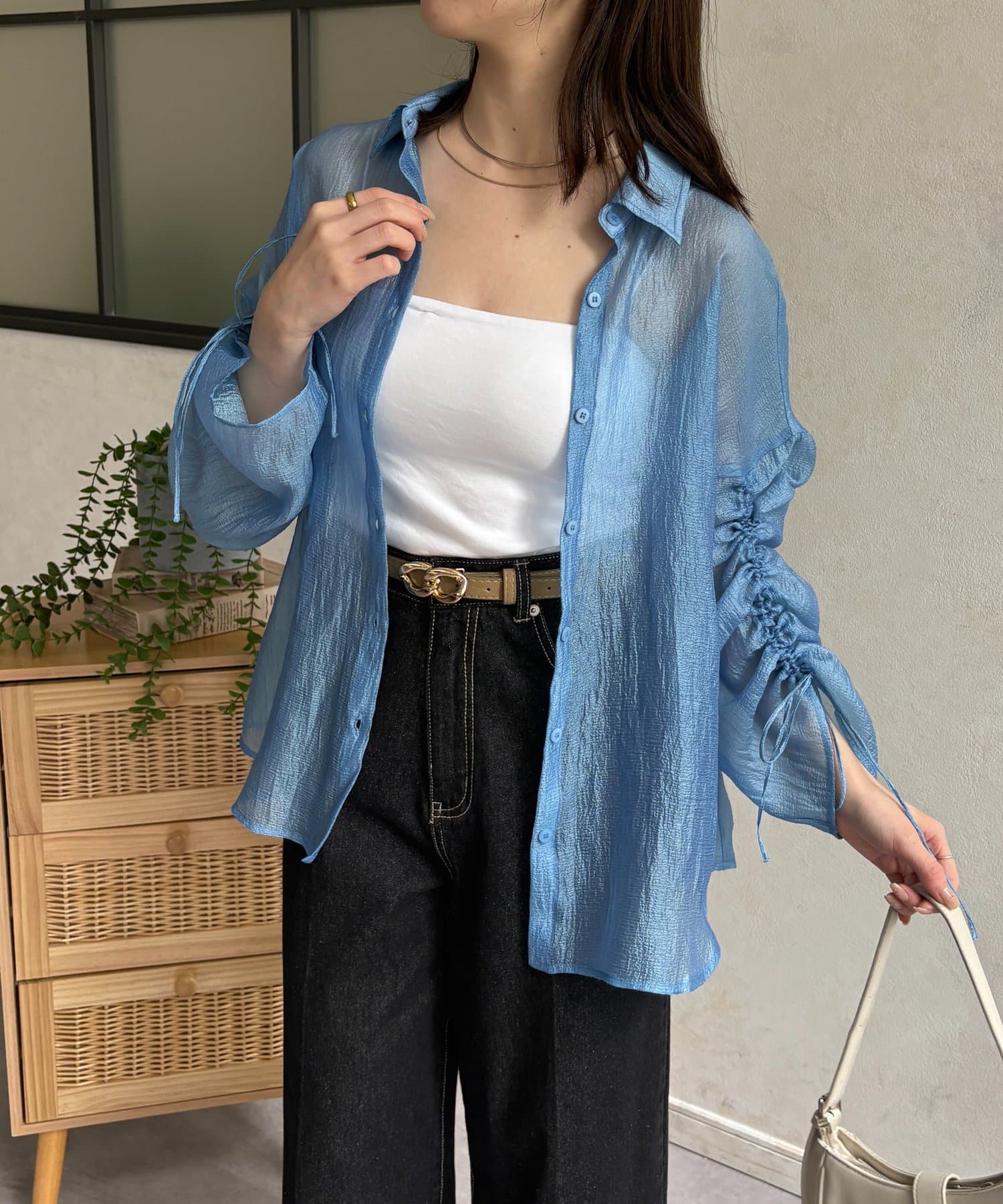 Thevon.(ゼヴォン) ラメワッシャー袖シャーリングシアーシャツ