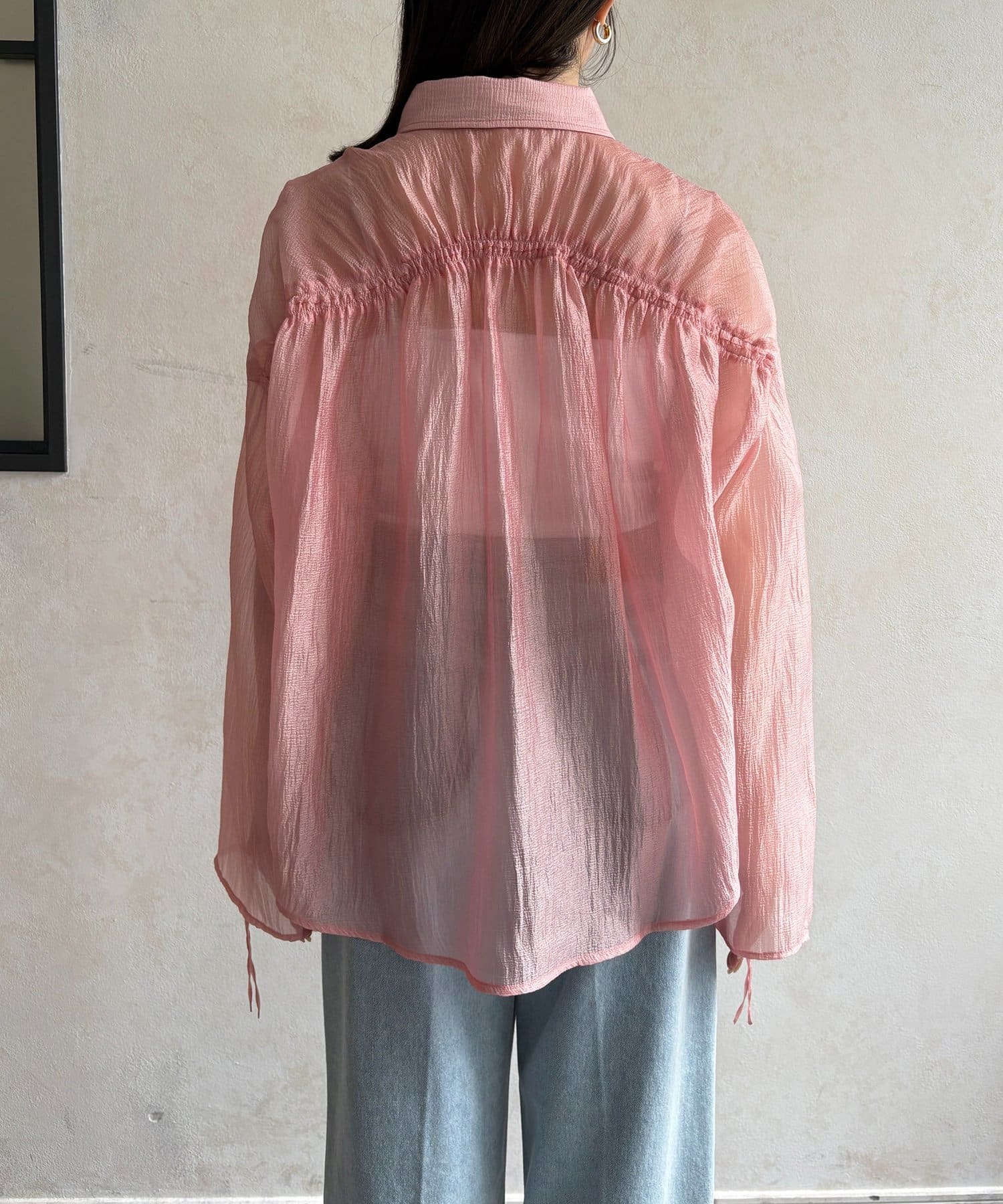 Thevon.(ゼヴォン) ラメワッシャー袖シャーリングシアーシャツ