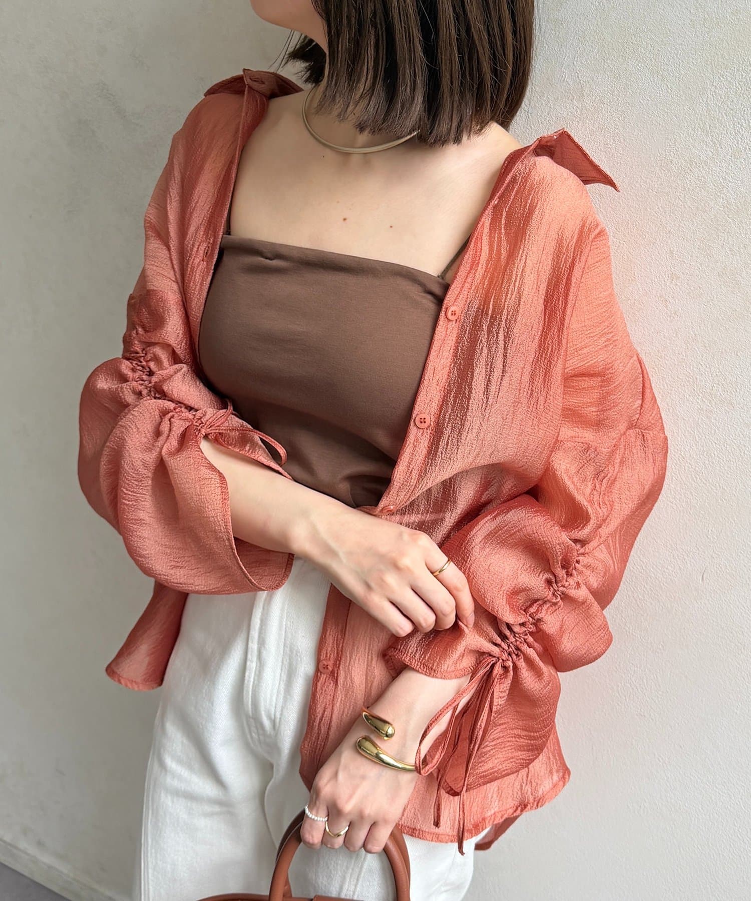 Thevon.(ゼヴォン) 【新色登場！】ラメワッシャー袖シャーリングシアーシャツ