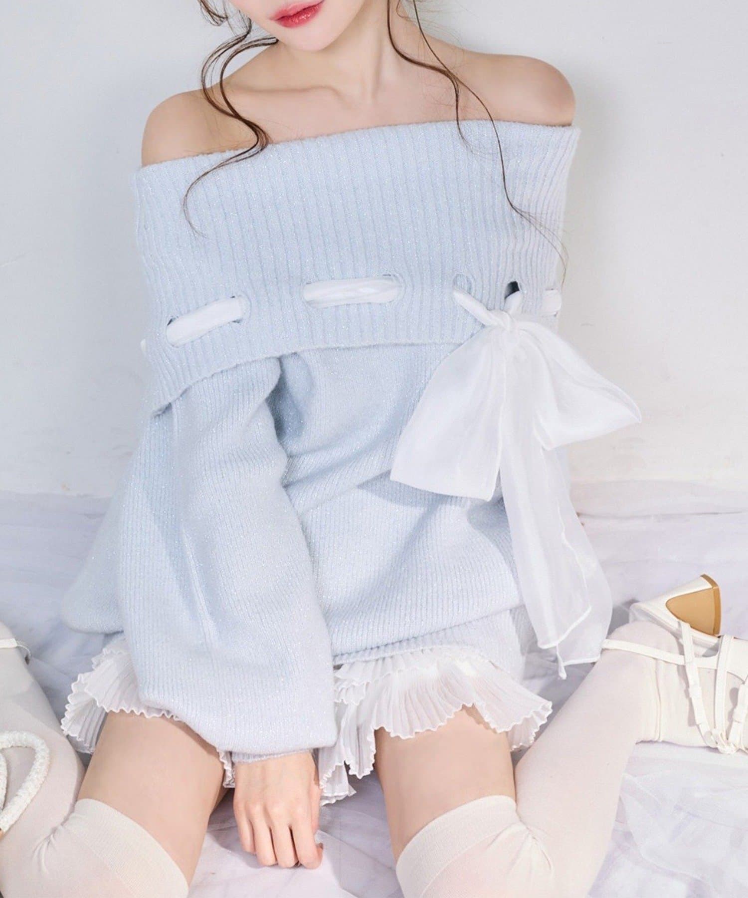 NICE CLAUP / OLIVE des OLIVE OUTLET(ナイスクラップ  / オリーブ デ オリーブ アウトレット) 【one after another】リボン付きオフショルニットワンピ