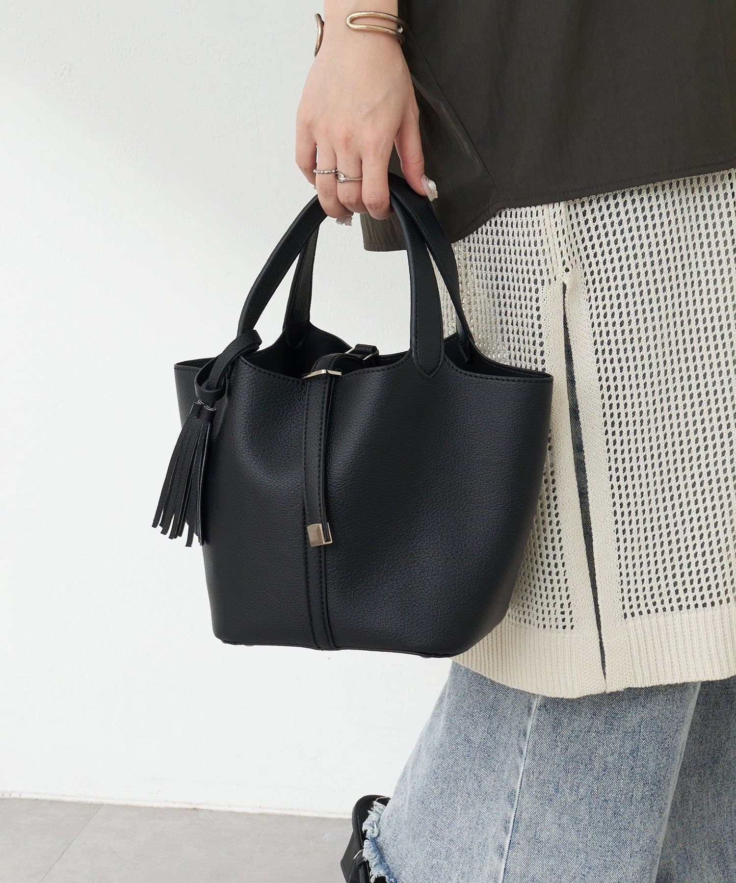 Remind me and forever(リマインドミーアンドフォーエバー) 【5色展開】きれいめデザイン、タッセル付ハンドバッグ