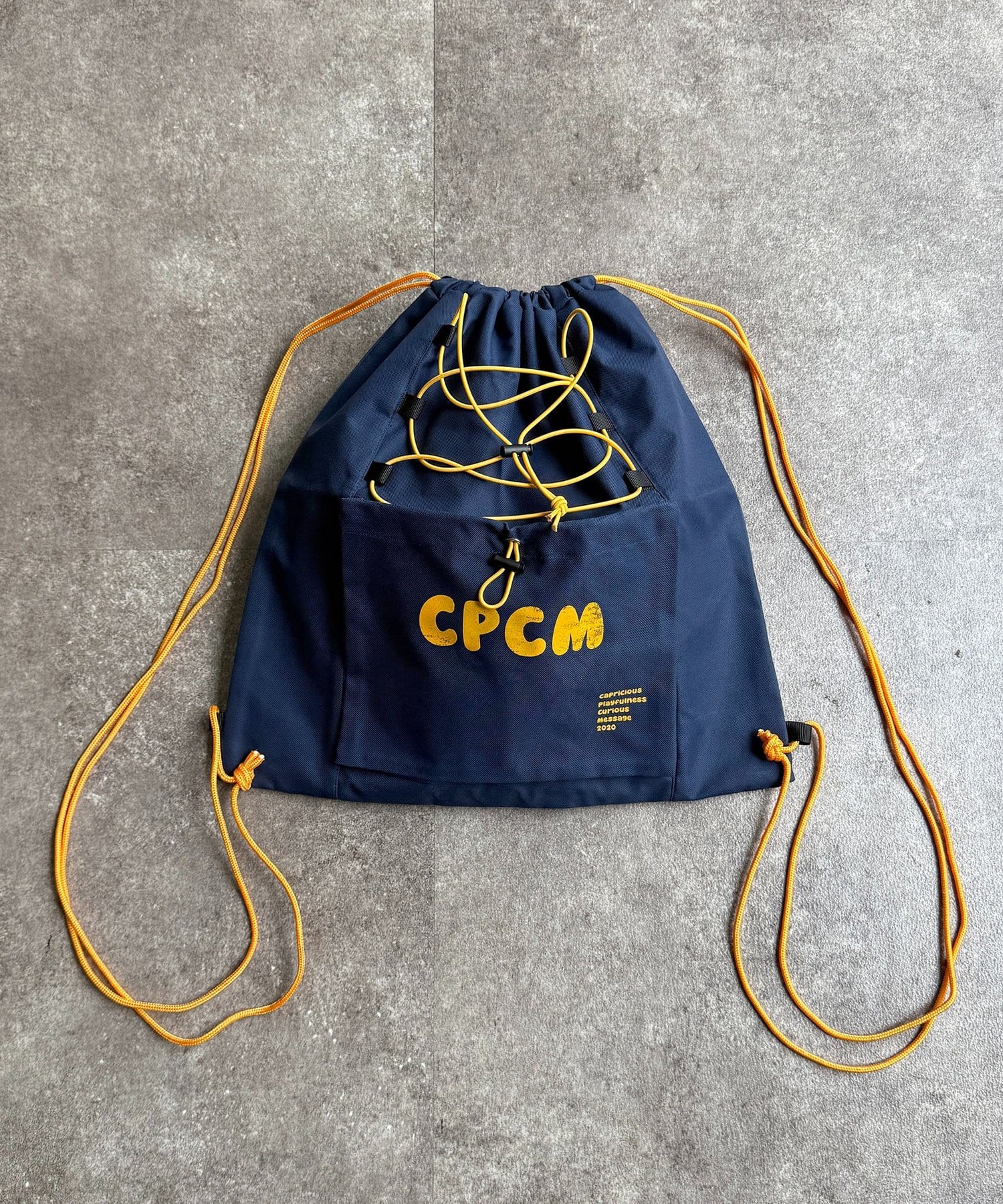 CPCM(シーピーシーエム) カラーロゴナップサック