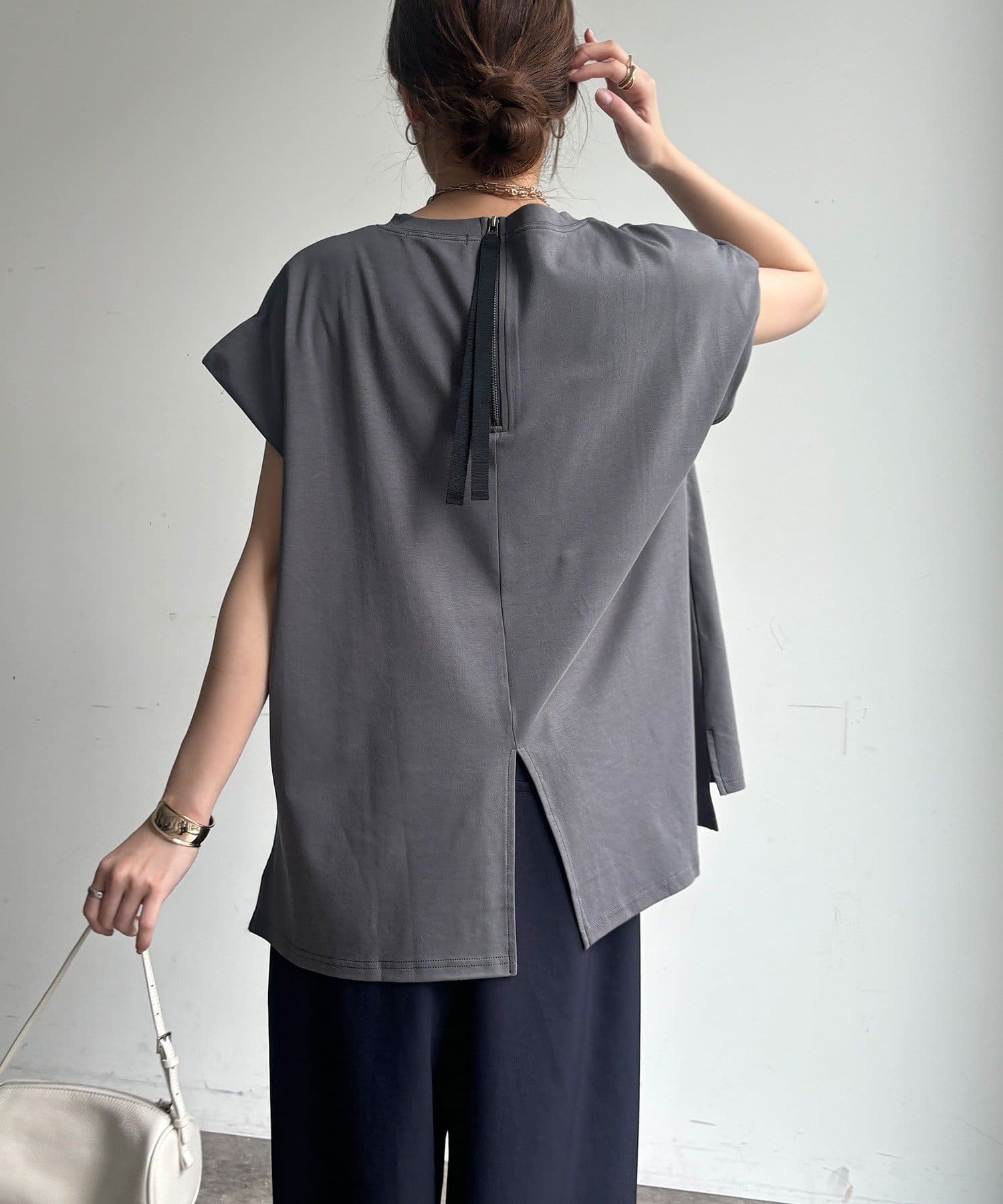 DOUDOU(ドゥドゥ) 【WEB限定】バックジップフォトロゴTEE