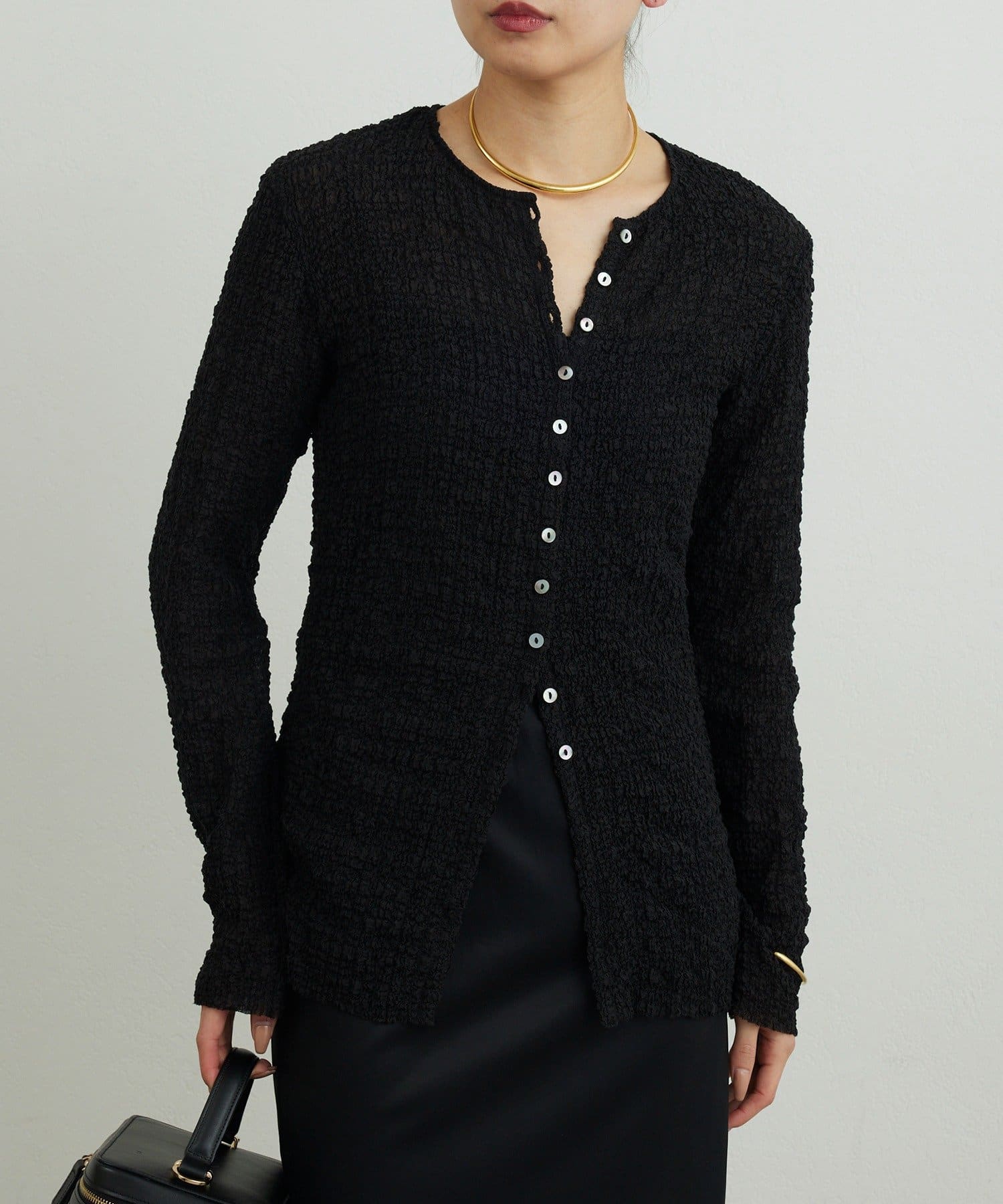 GALLARDAGALANTE(ガリャルダガランテ) 【3/20(金) 8:00 ～予約開始】【表情ある素材が魅力】シュリンククルーカーデ