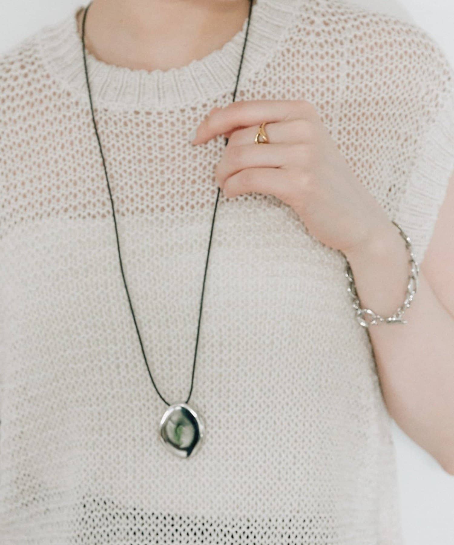 RIVE DROITE(リヴドロワ) 【存在感抜群】プレートスライドコードネックレス