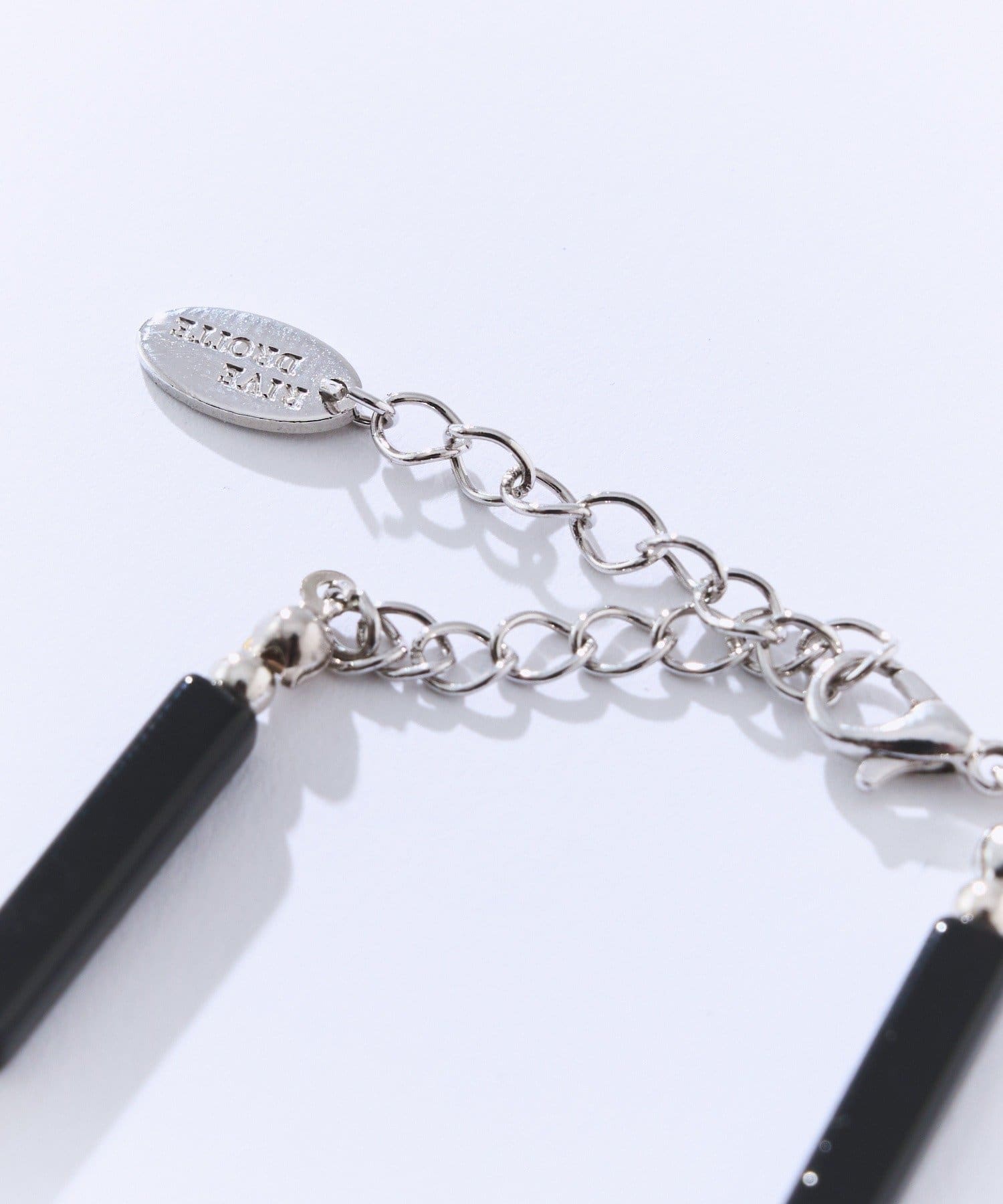 RIVE DROITE(リヴドロワ) 予約【軽やかな装いのアクセントに】カラービーズネックレス