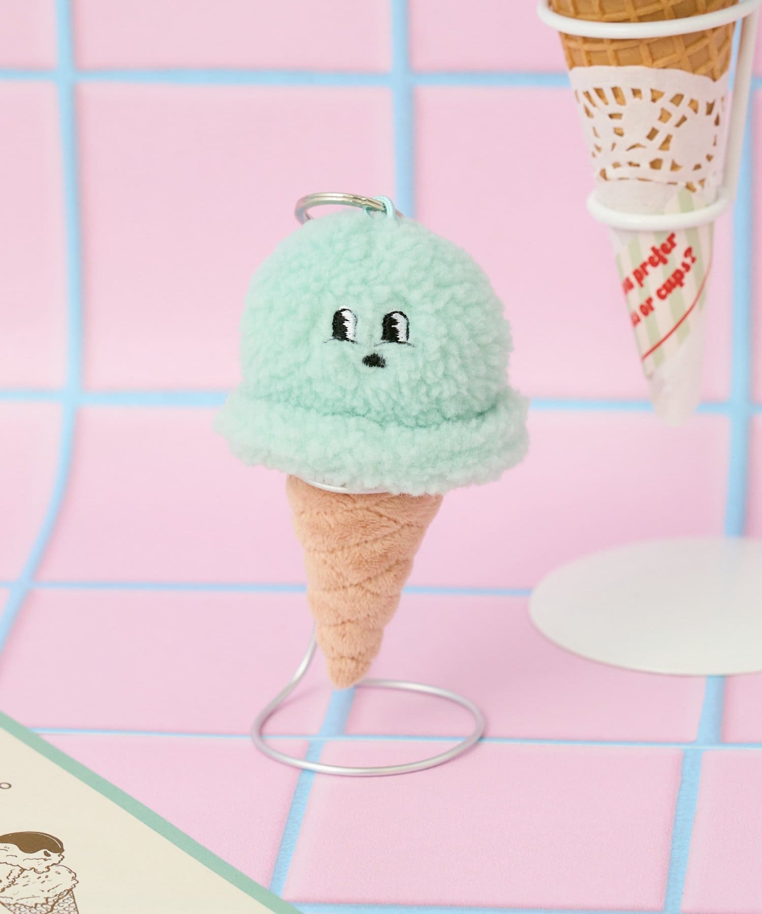 BIRTHDAY BAR(バースデイバー) B-DAYアイスクリーム　ぬいぐるみキーホルダー