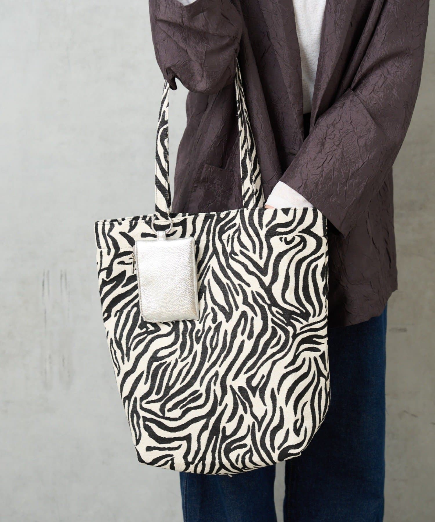 BIRTHDAY BAR(バースデイバー) ゼブラパターントートバッグ ミニケース付き