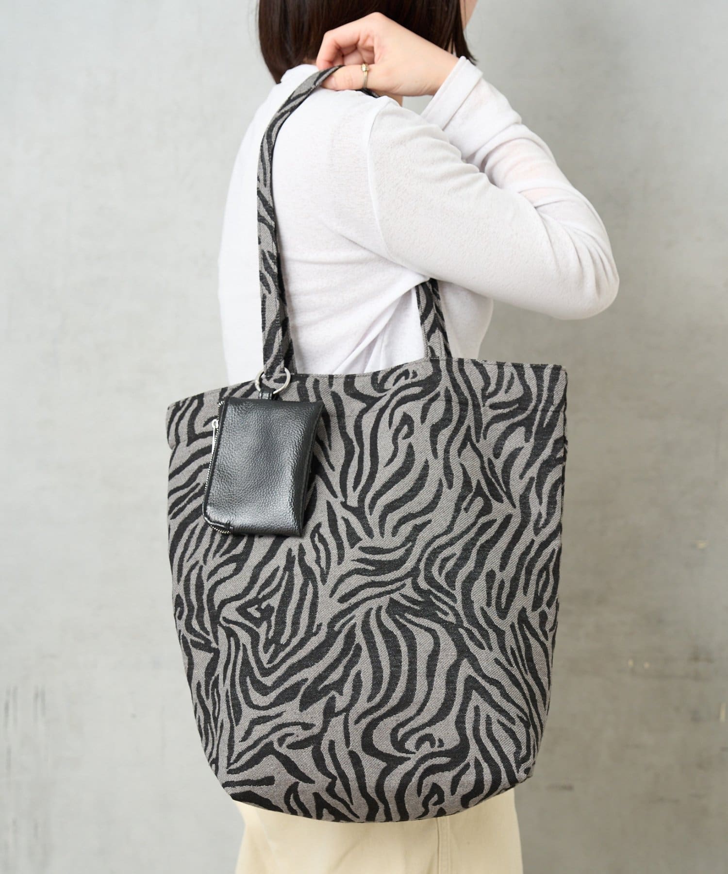 BIRTHDAY BAR(バースデイバー) ゼブラパターントートバッグ ミニケース付き