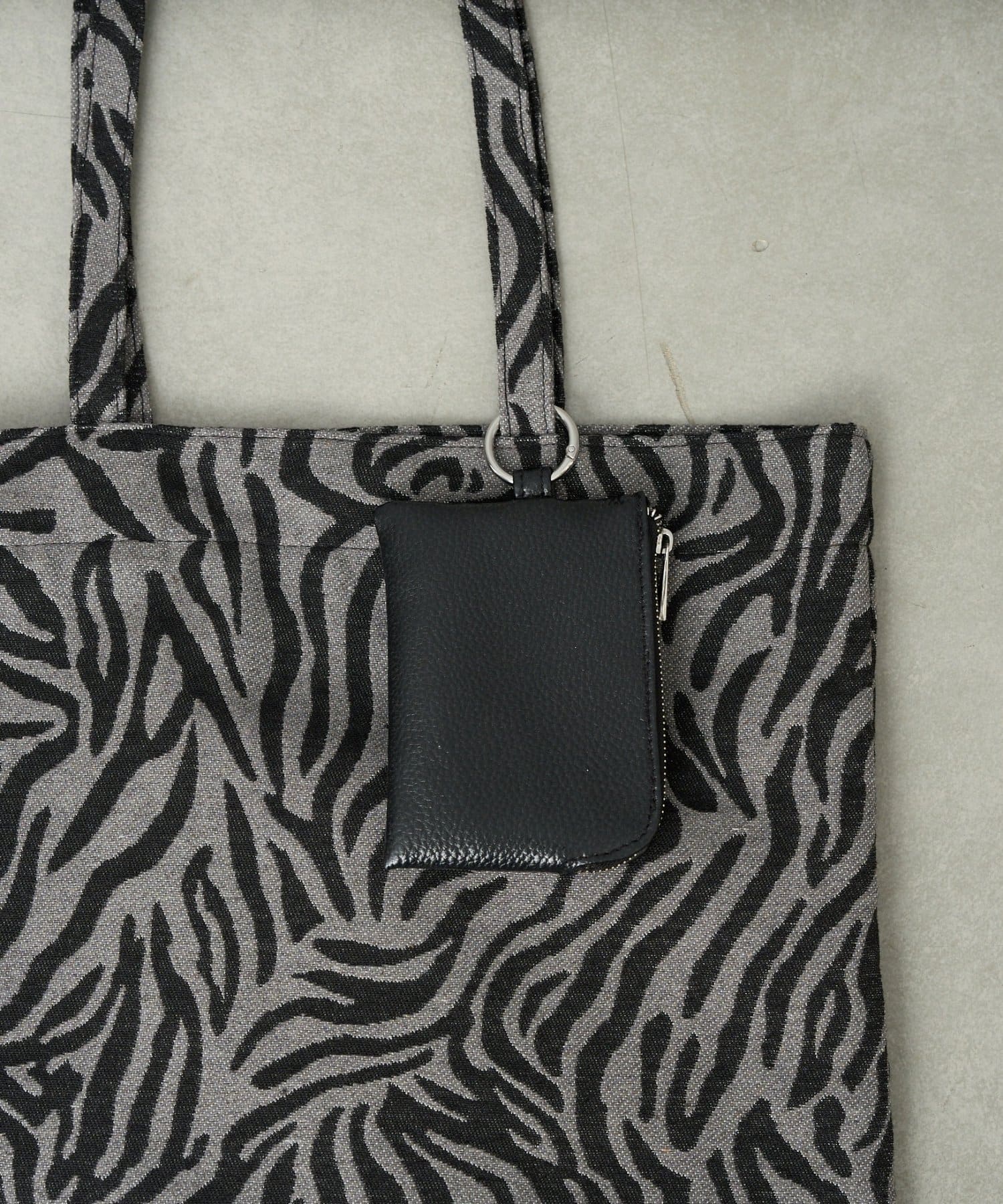 BIRTHDAY BAR(バースデイバー) ゼブラパターントートバッグ ミニケース付き