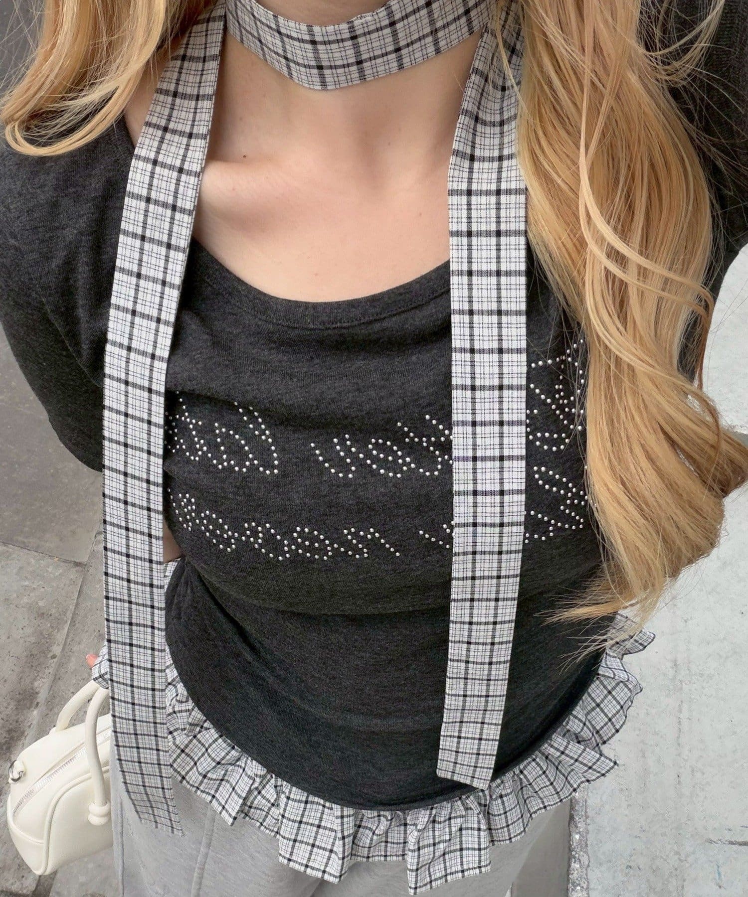 NICE CLAUP / OLIVE des OLIVE OUTLET(ナイスクラップ  / オリーブ デ オリーブ アウトレット) 【continuer】【着るだけで旬顔になれる】チョーカー付裾フリルフライスT