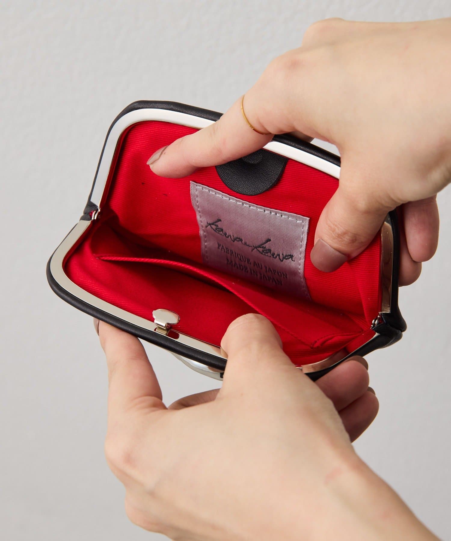 ear PAPILLONNER(イア パピヨネ) 【kawa-kawa(カワカワ)】NO1567 ishikoro口金ミニ財布