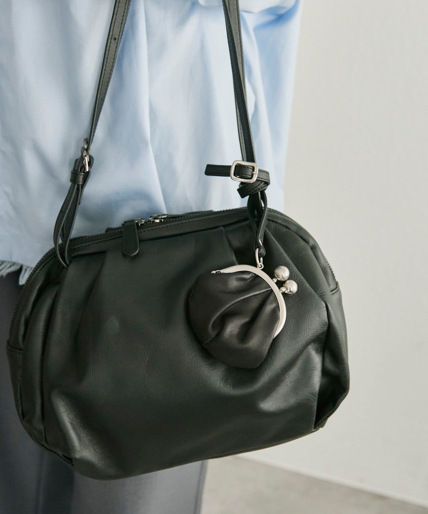 ear PAPILLONNER(イア パピヨネ) 【kawa-kawa(カワカワ)】NO1569　口金マルチケース