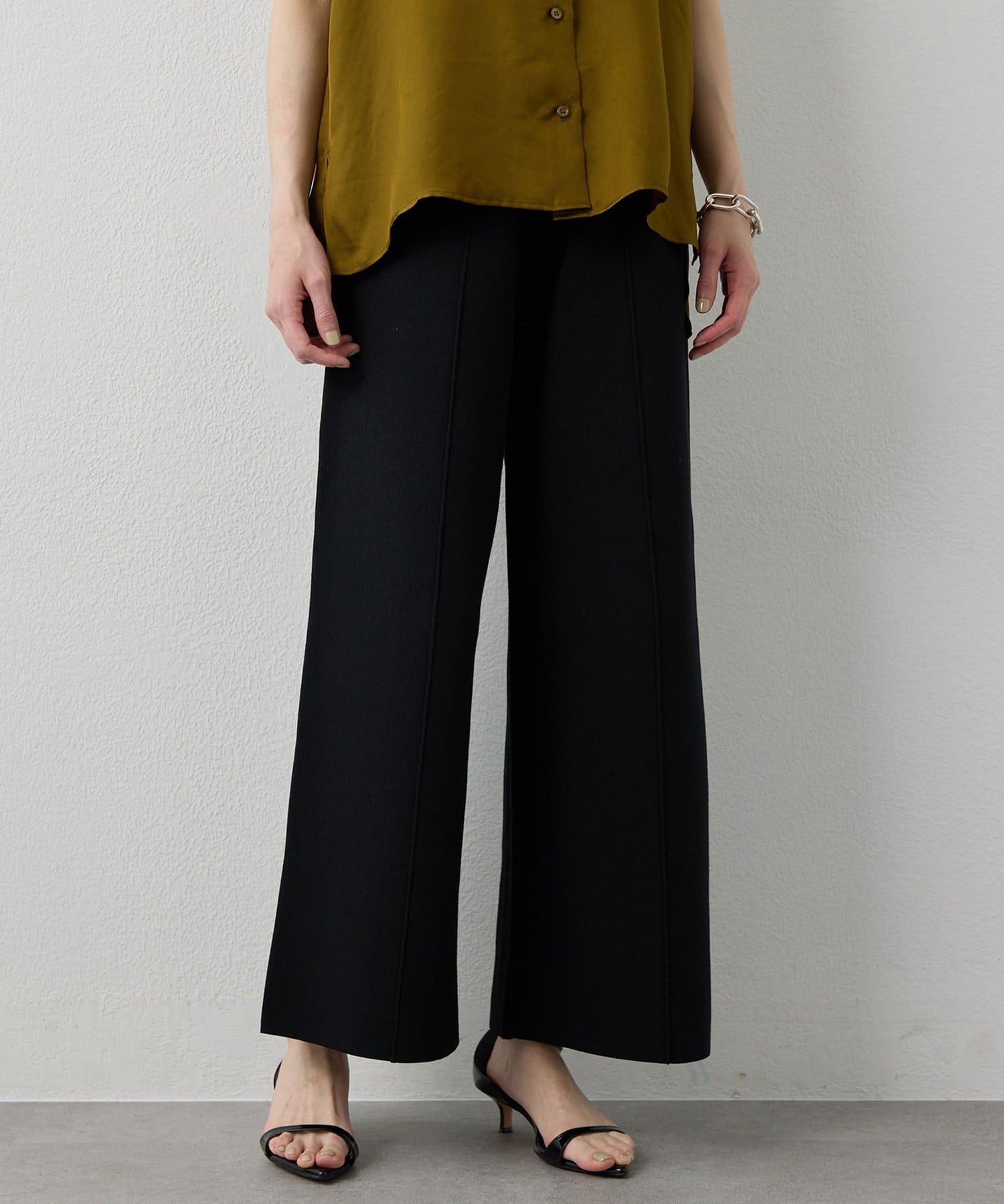 Whim Gazette(ウィム ガゼット) 【Drawing Numbers】センターピンタックニットパンツ