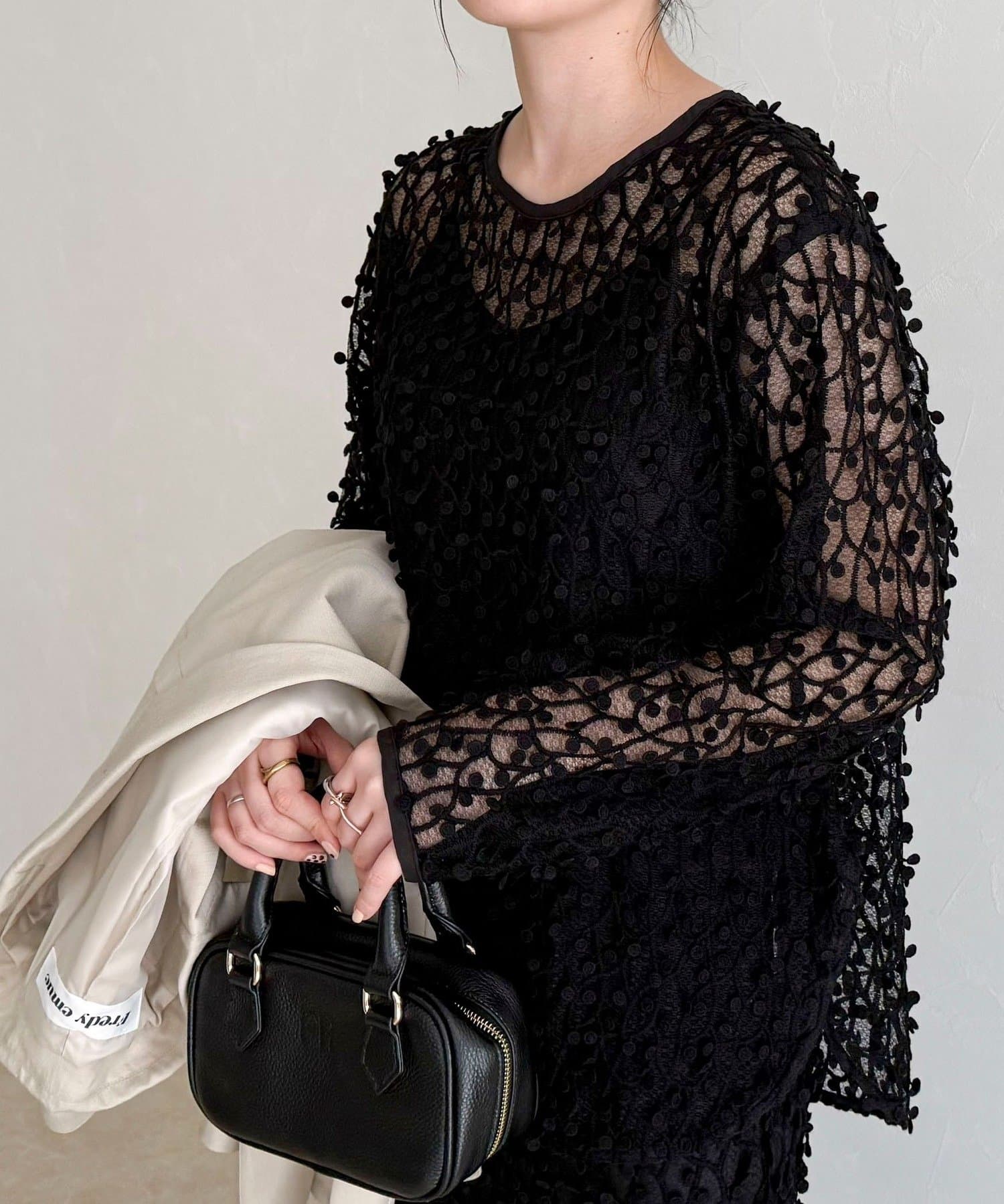 FREDY & GLOSTER(フレディ アンド グロスター) フォーカスドット刺繍プルオーバー