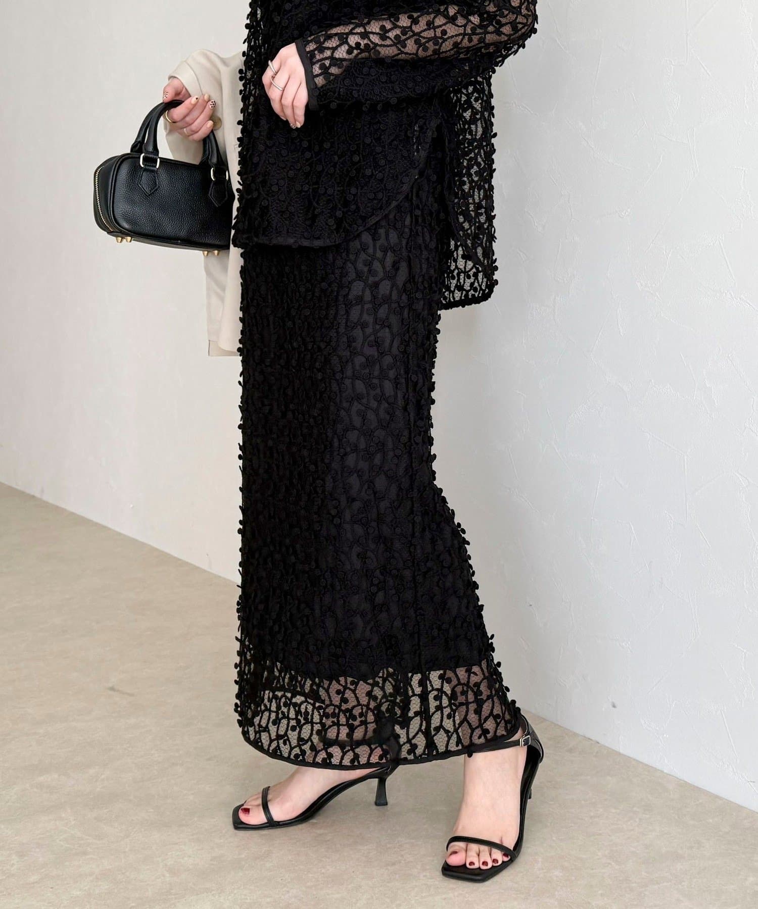 フォーカスドット刺繍スカート | FREDY & GLOSTER(フレディ アンド