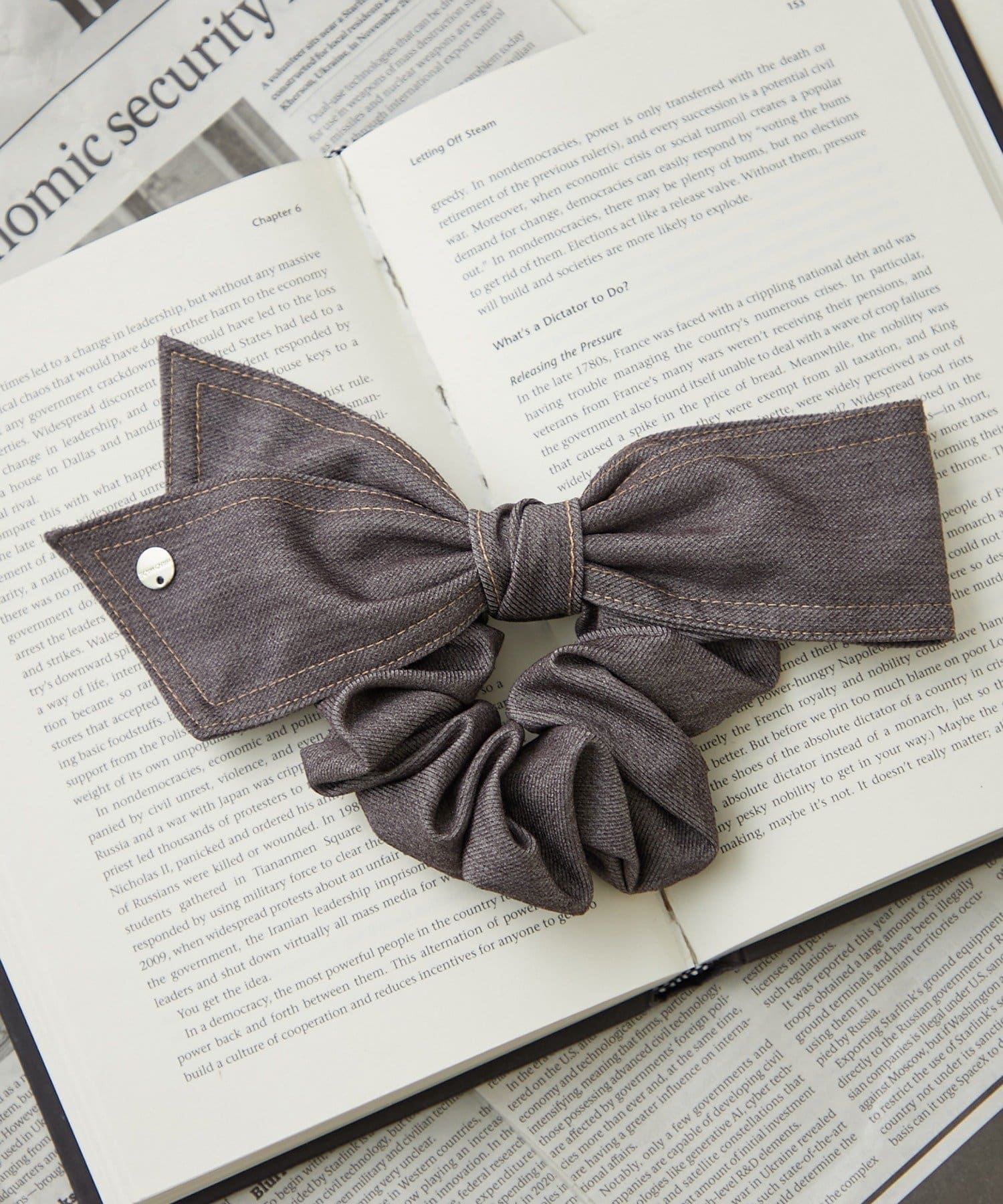 NICE CLAUP / OLIVE des OLIVE OUTLET(ナイスクラップ  / オリーブ デ オリーブ アウトレット) 【RMAF】デニムリボンシュシュ