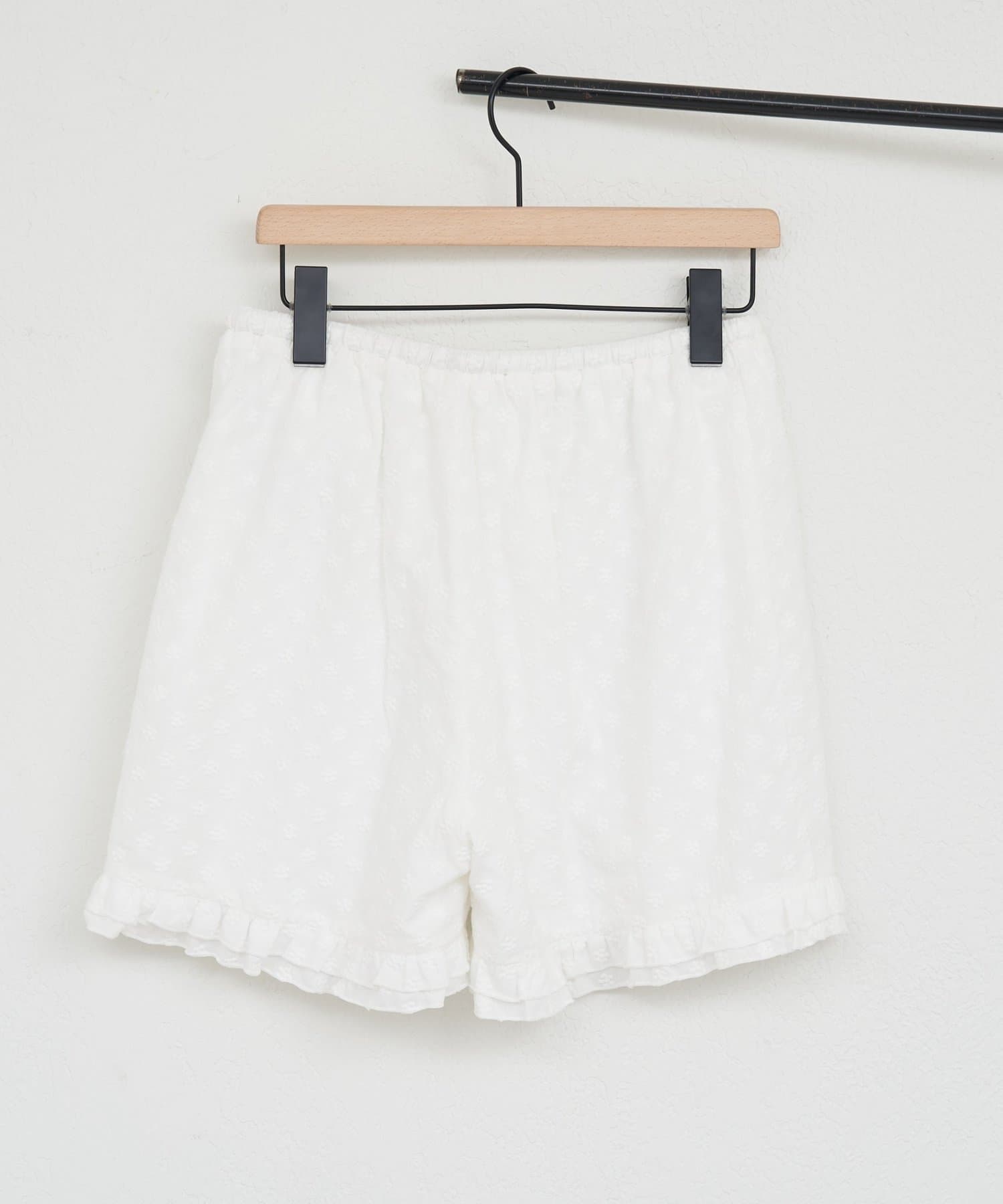 DISCOAT(ディスコート) 【umm.】花柄刺繍ショートパンツ