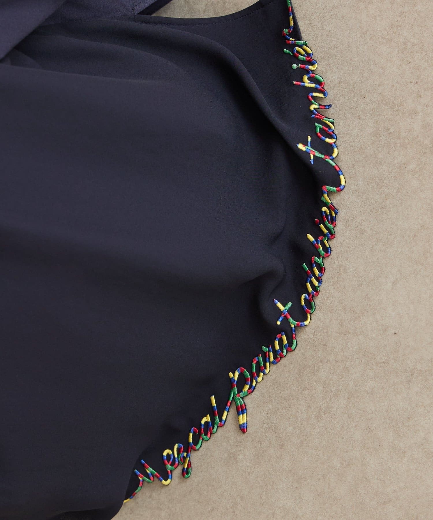 BEARDSLEY(ビアズリー) 《4/1(水)20：00予約開始ことわざ刺繍プルオーバー