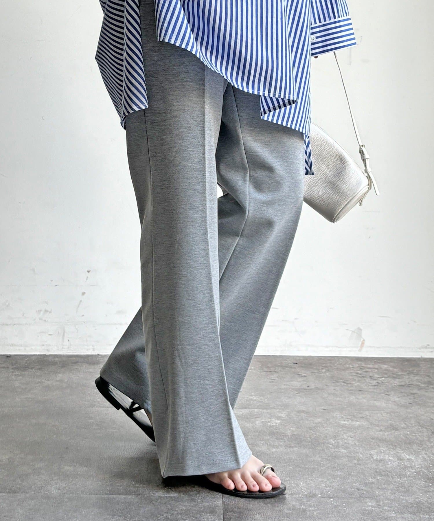 DOUDOU(ドゥドゥ) センタープレスセミフレアパンツ