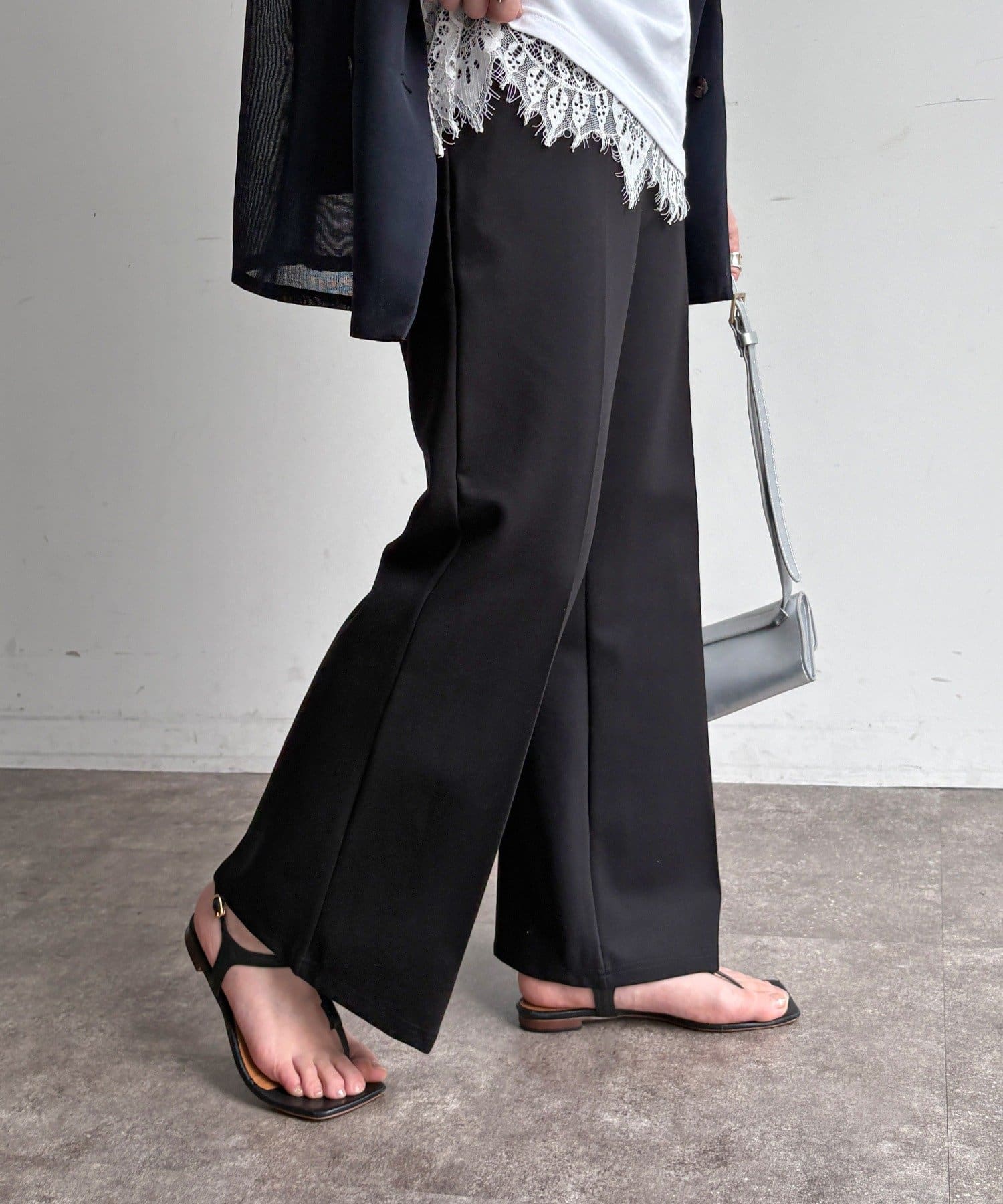 DOUDOU(ドゥドゥ) センタープレスセミフレアパンツ