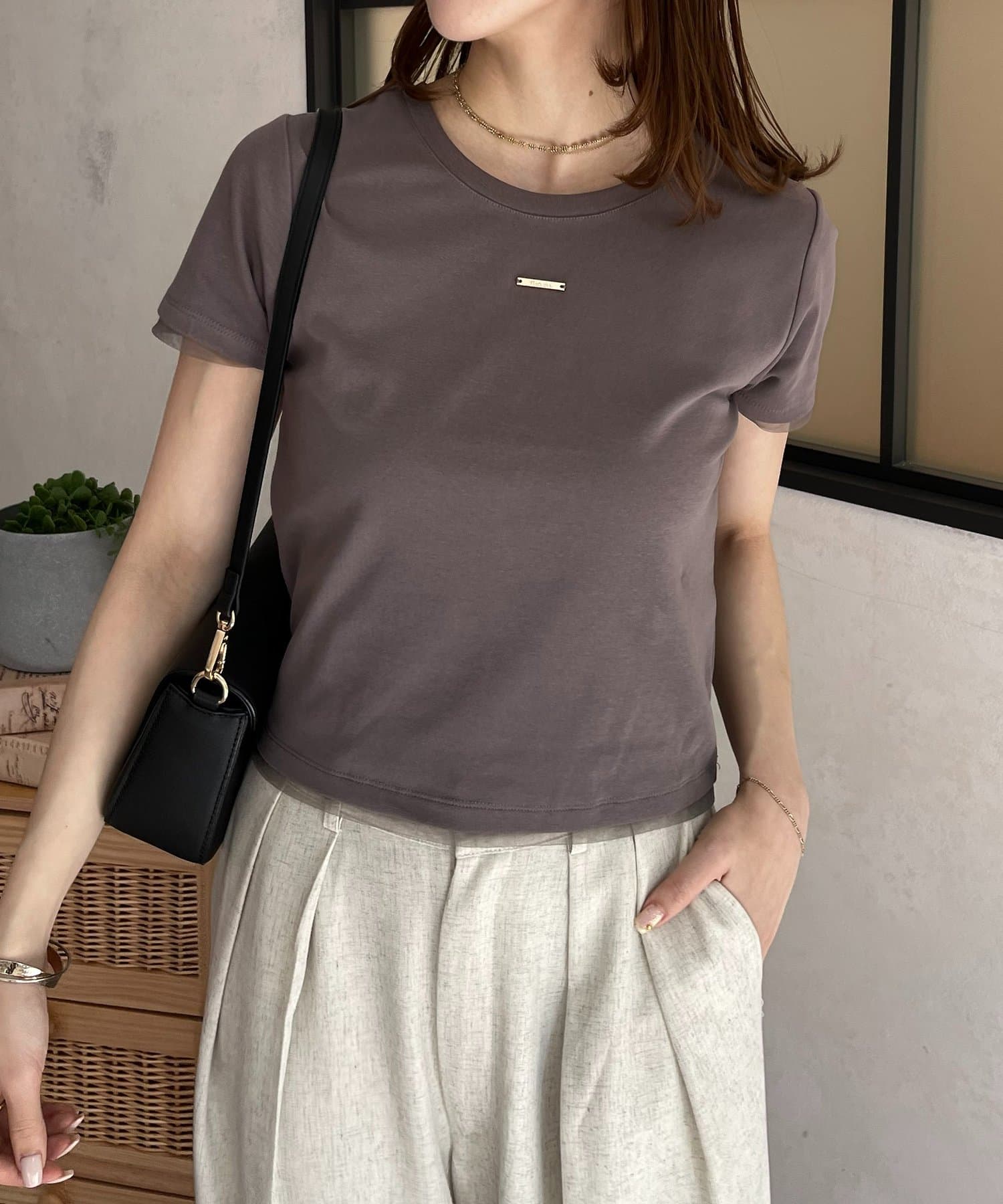 Thevon.(ゼヴォン) チャーム付きコンパクトTシャツ