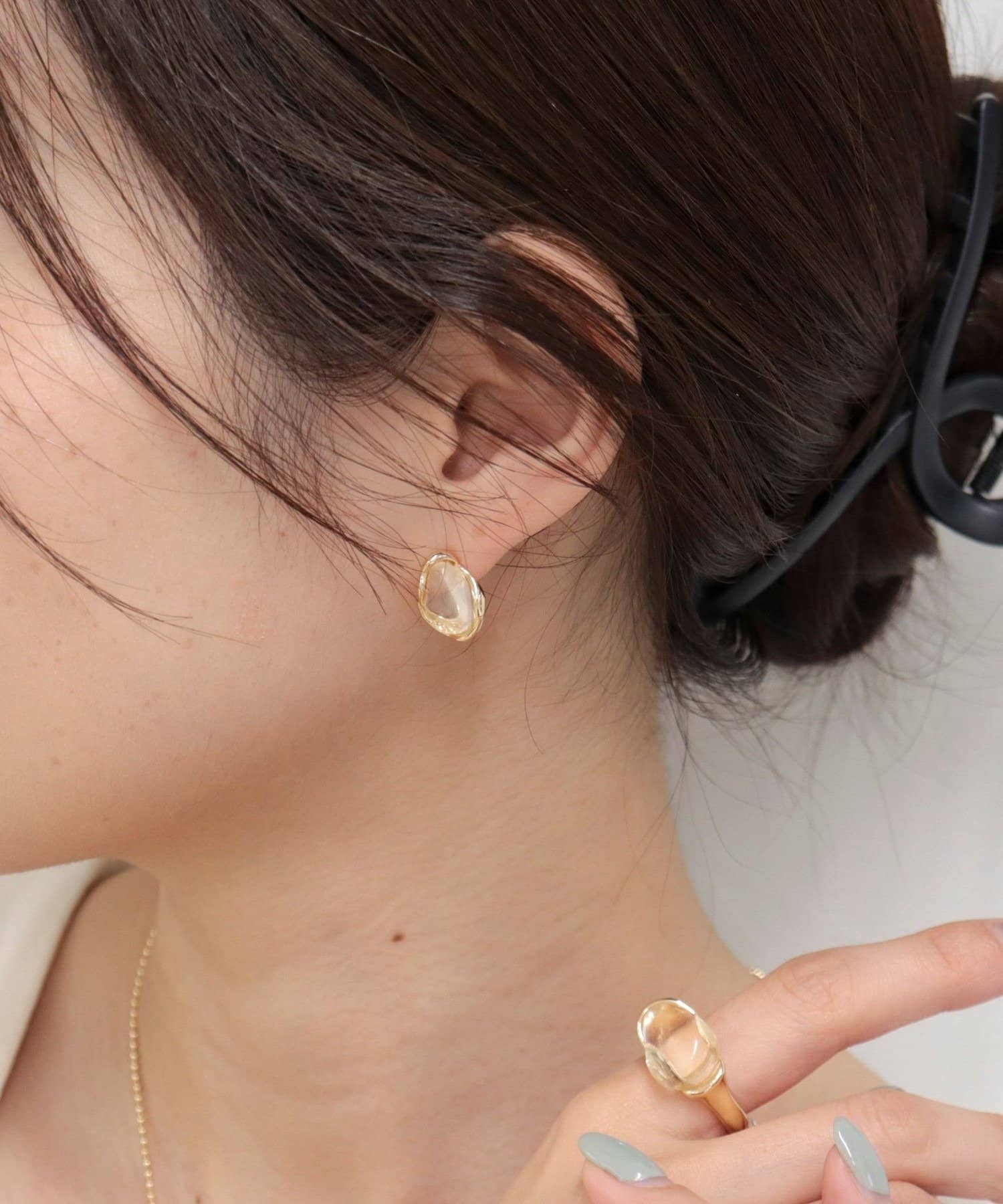 FREDY & GLOSTER(フレディ アンド グロスター) フェイクストーンチタンポストピアス