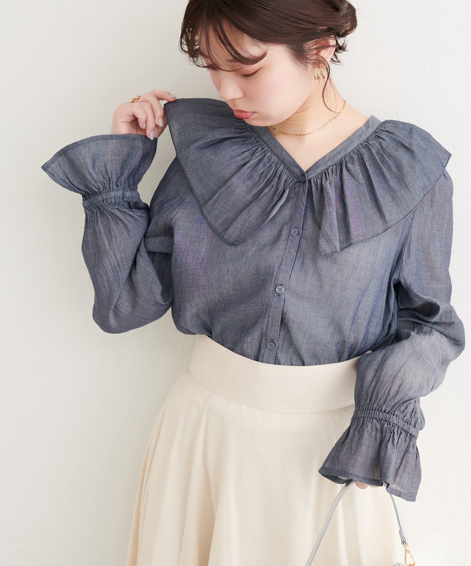 natural couture(ナチュラルクチュール) フリルカラーブラウス