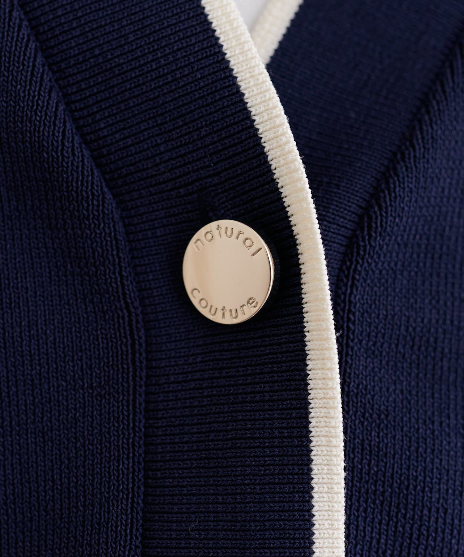 natural couture(ナチュラルクチュール) Vネックポケ付きミドルカーディガン