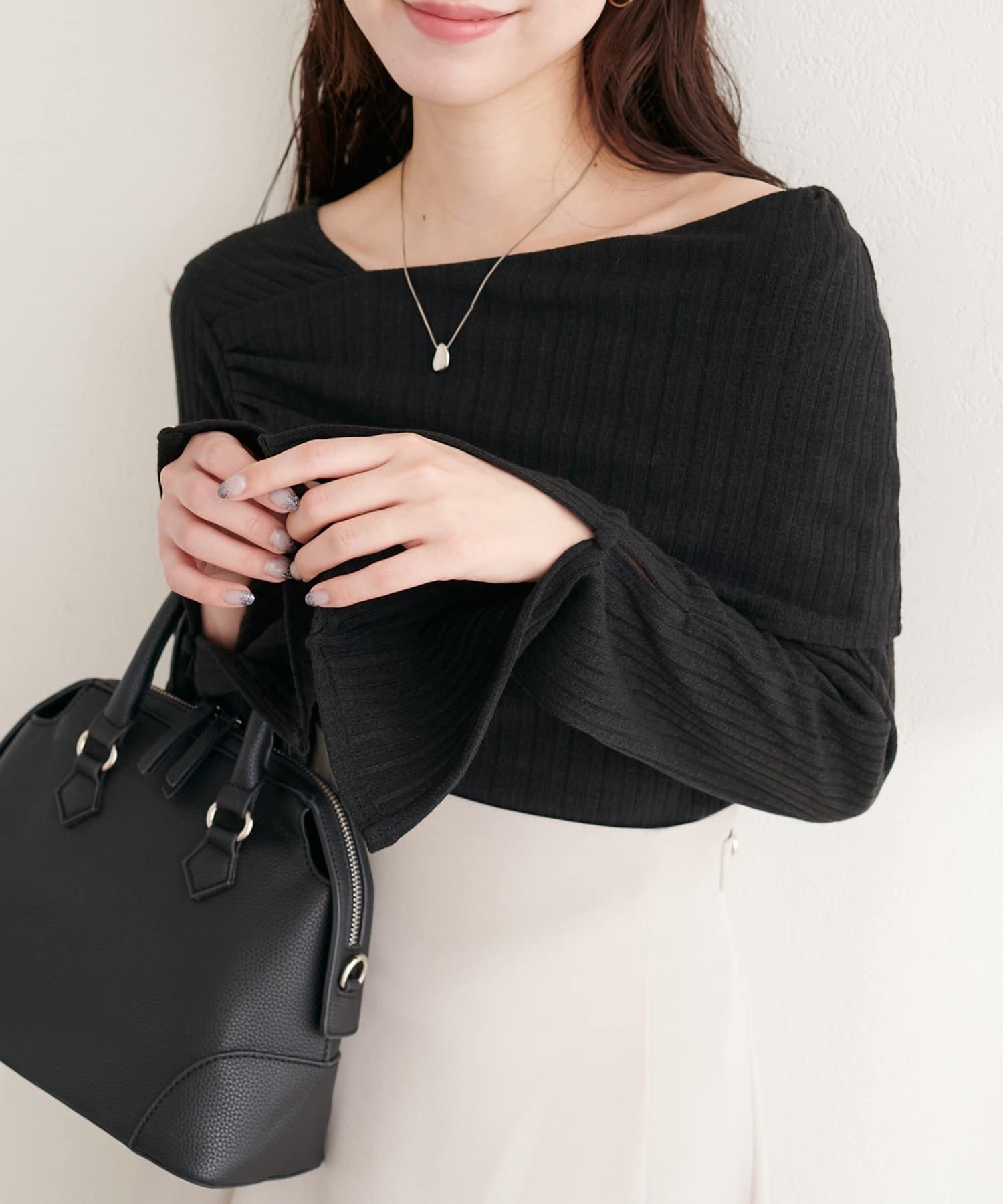 natural couture(ナチュラルクチュール) ギャザーオフショルフレア袖ロンT