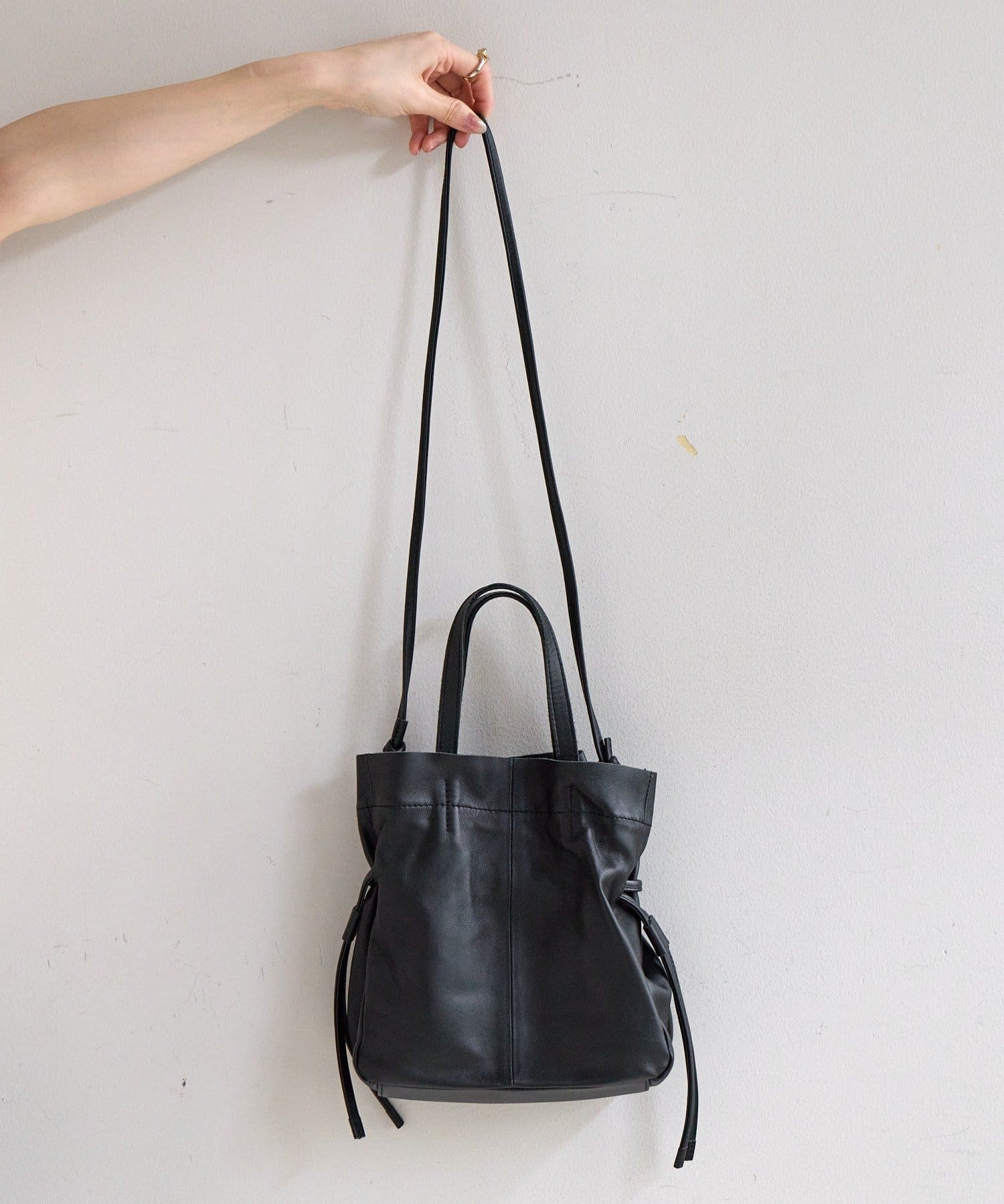 SHENERY(シーナリー) レザー巾着ショルダーバッグ