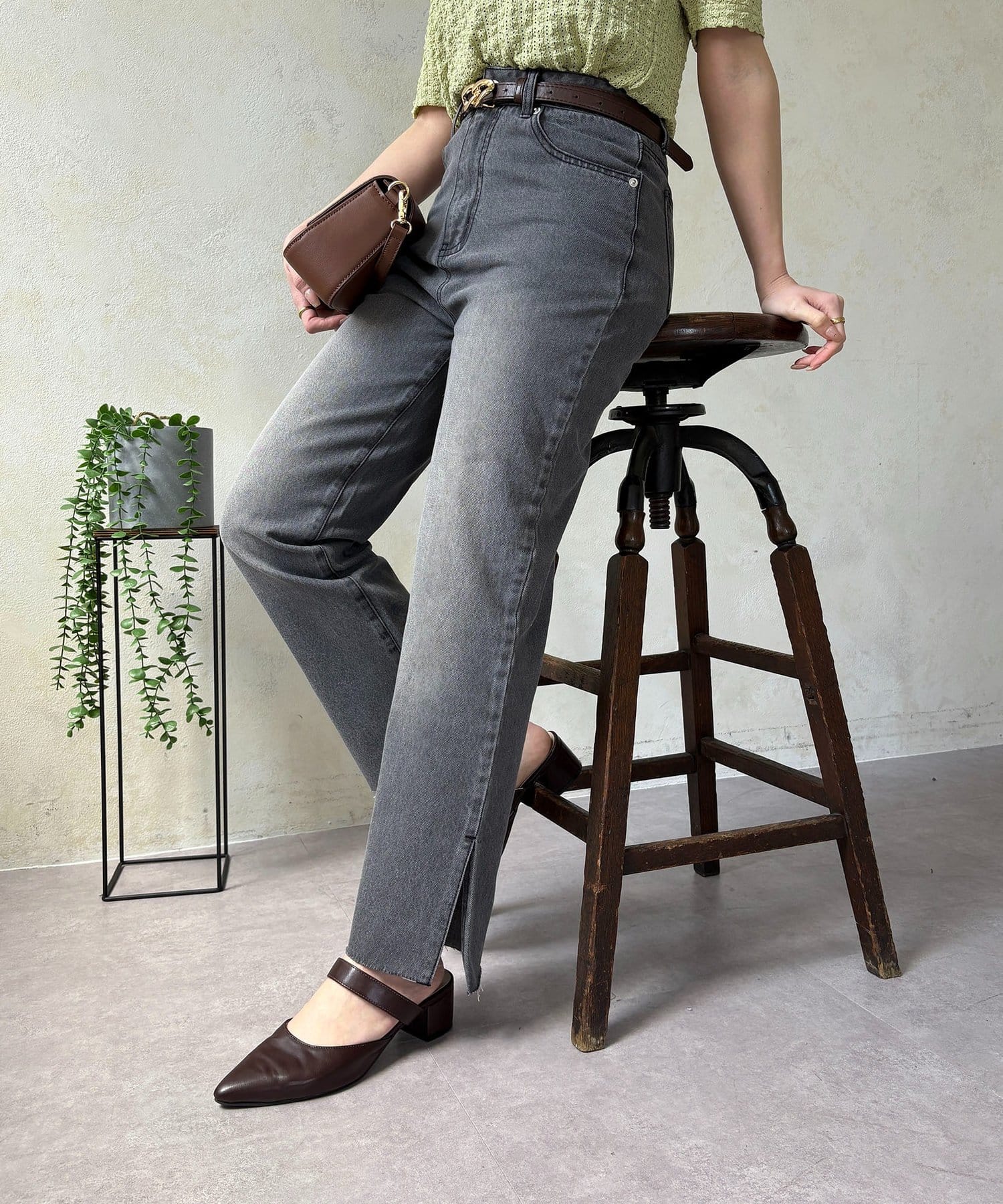 Thevon.(ゼヴォン) カットオフストレートデニム