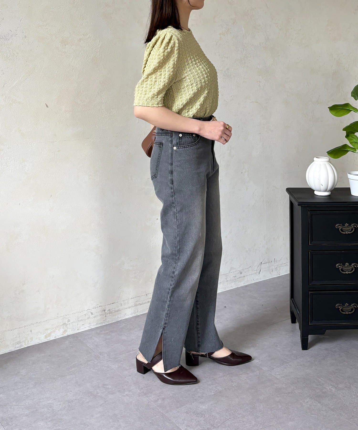 Thevon.(ゼヴォン) カットオフストレートデニム