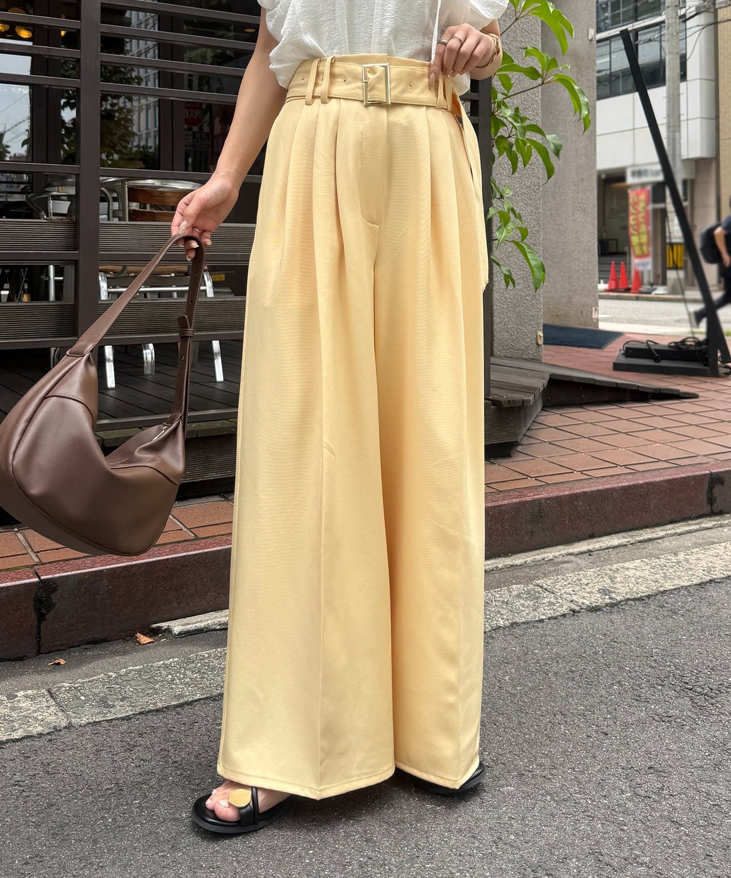 Thevon.(ゼヴォン) 【新色登場！】ベルト付きタックワイドスラックス