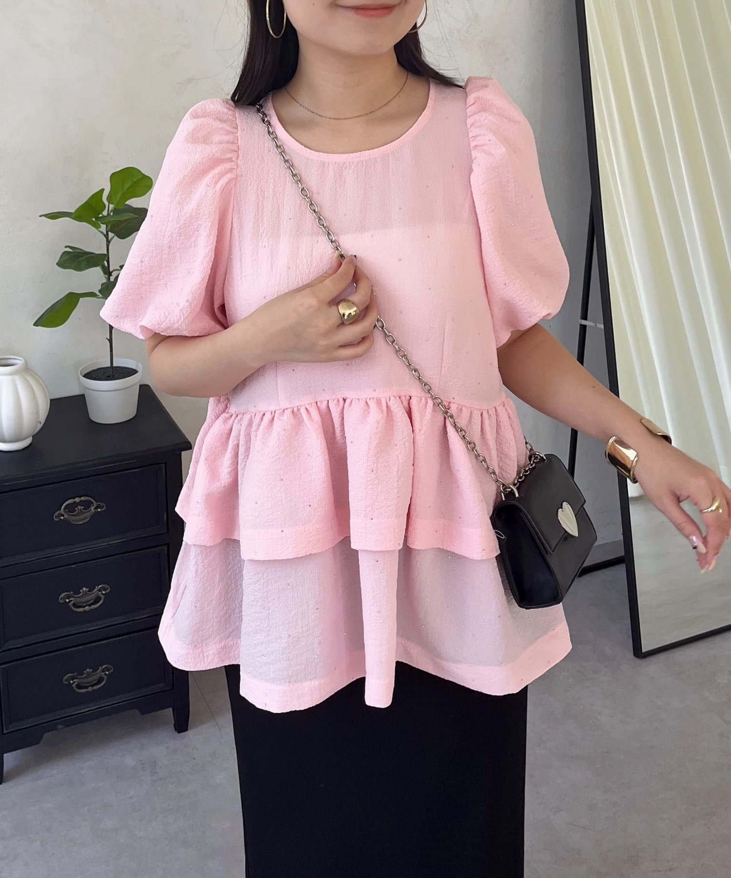 prose verse(プロズヴェール) Wフリルキラキラペプラムパフスリーブブラウス