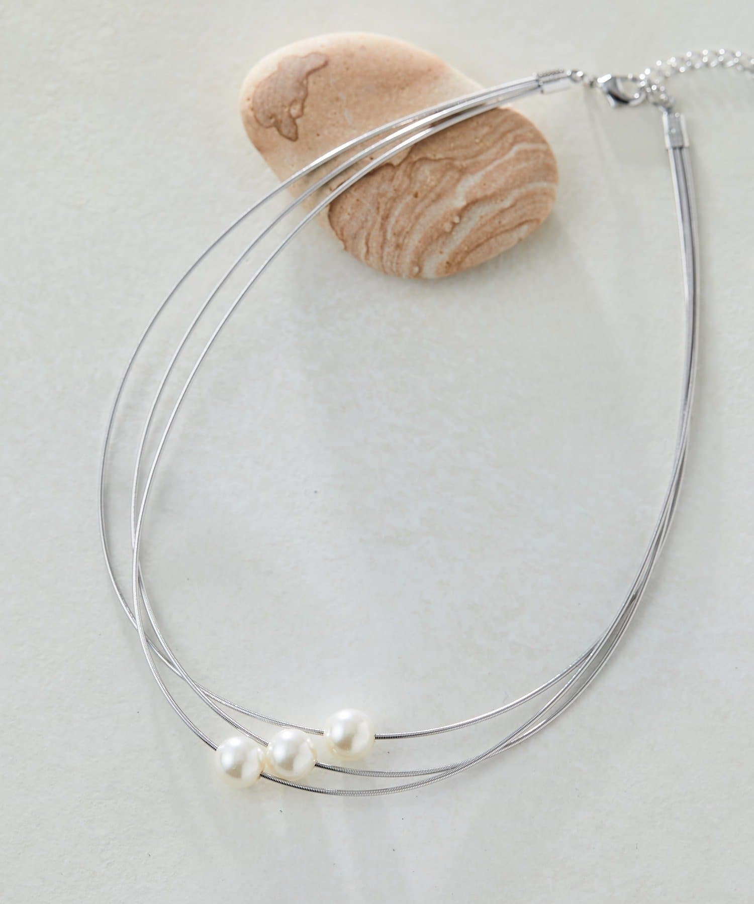 ear PAPILLONNER(イア パピヨネ) 3連ポイントパールネックレス