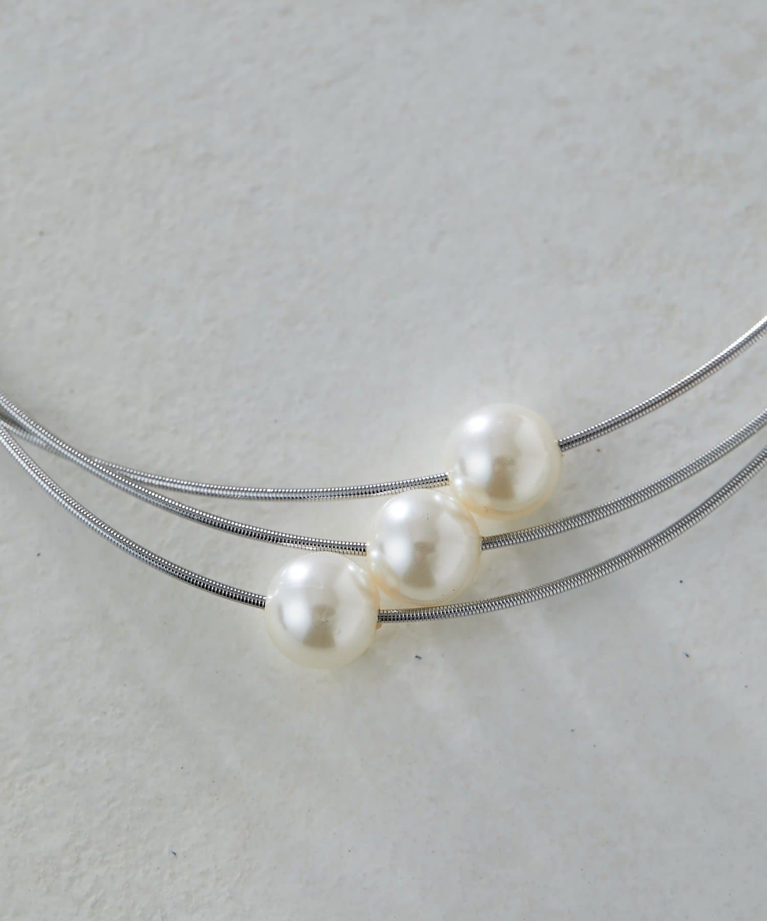 ear PAPILLONNER(イア パピヨネ) 3連ポイントパールネックレス