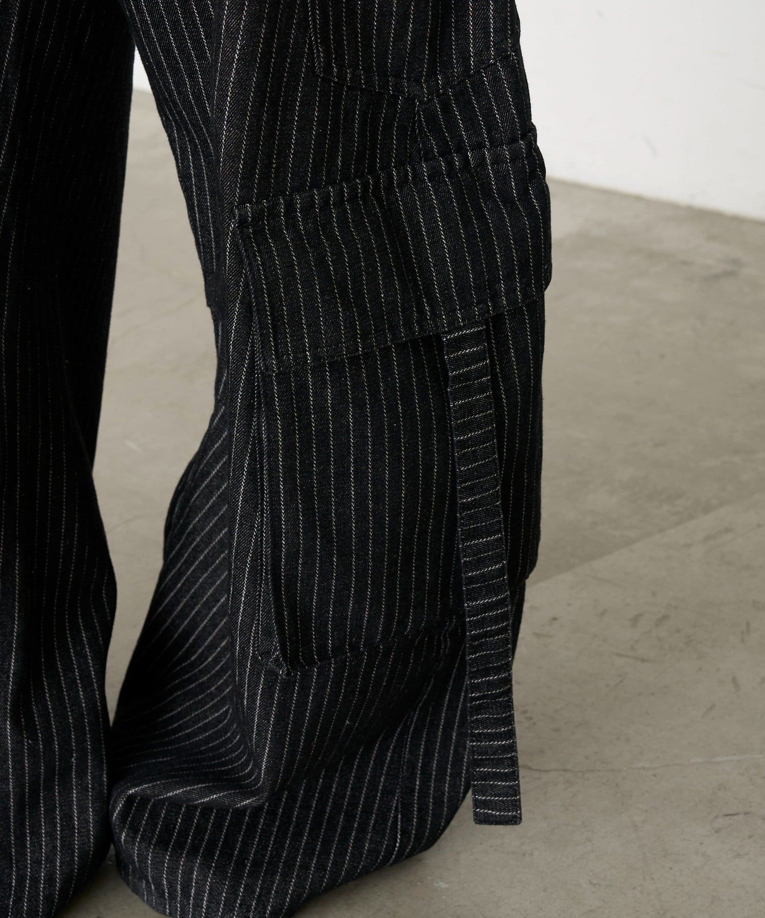 RAY CASSIN(レイカズン) 【XSサイズ登場】カーゴバレルルーズデニムパンツ