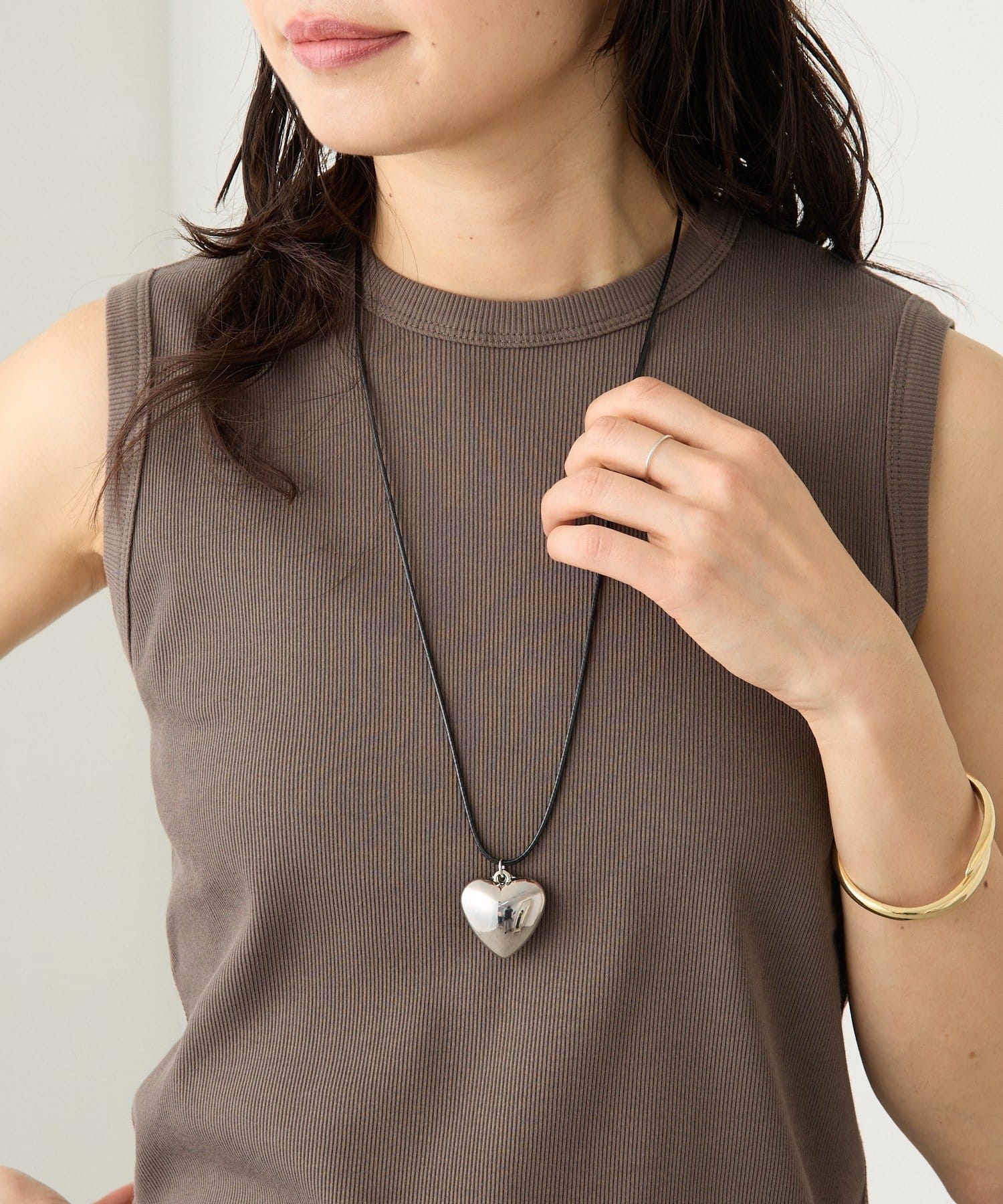 RIVE DROITE(リヴドロワ) 【首元のアクセントに】HEARTスライドコードネックレス