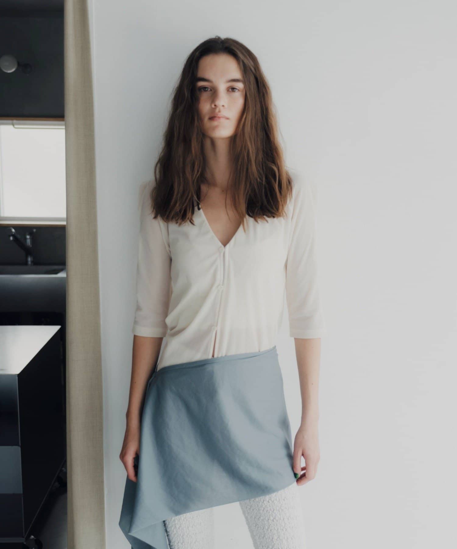 Pasterip(パセリ) Sheer velour power shoulder tops